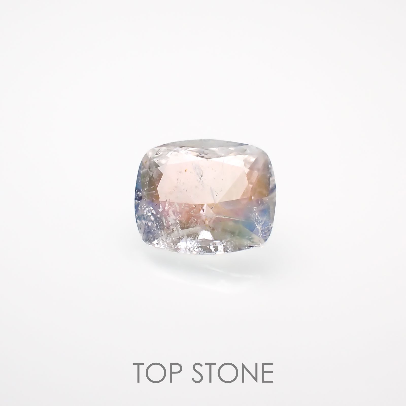 レインボームーンストーン(宝石名ラブラドライト)タンザニア産 1.15ct 識別済[220817472]7.6x4.6mm前後