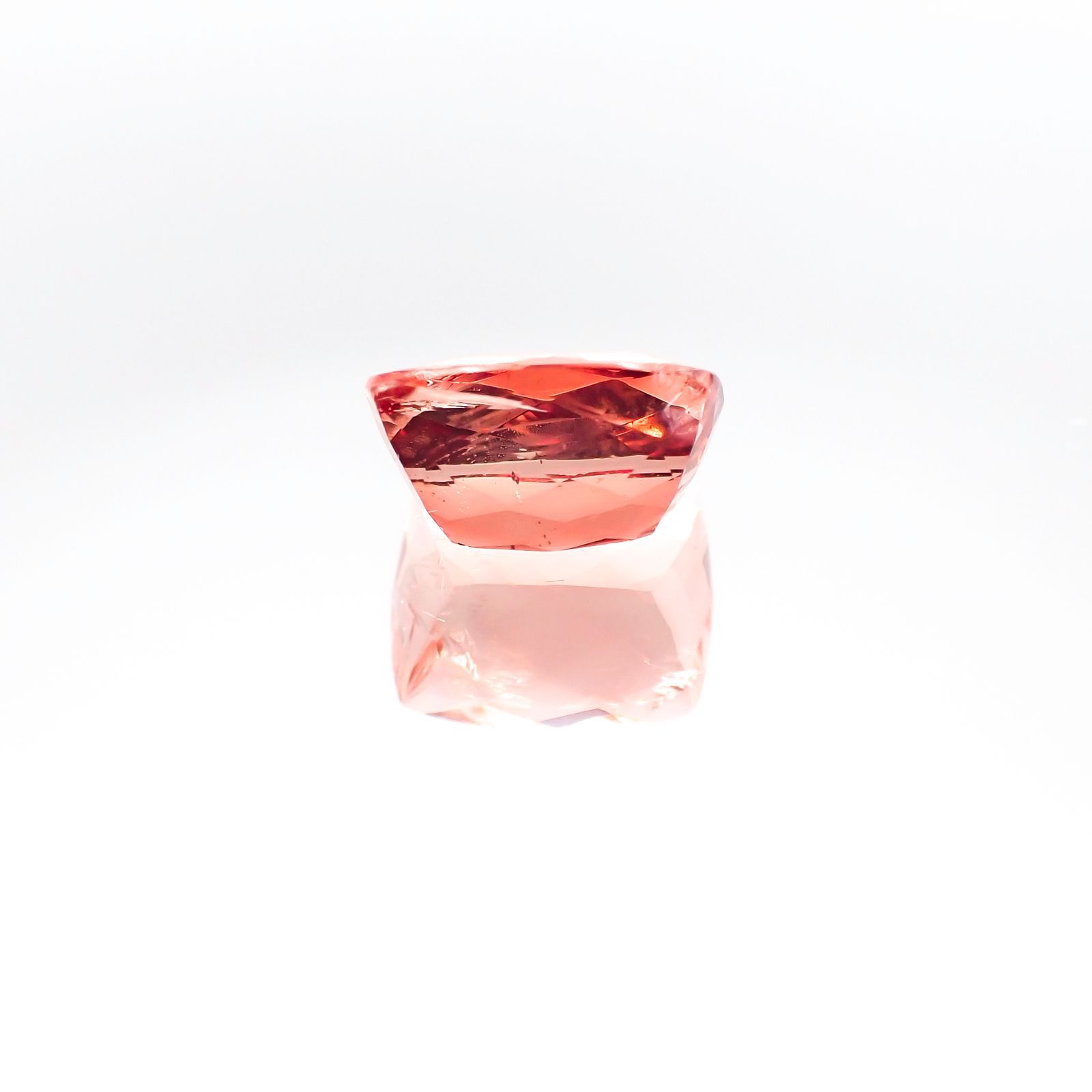 ◇チェッカーカット◇オレンジフローライト フルオレッセンス(宝石名オレンジ・フルオライト)ブラジル産 5.08ct 識別済[231024010]11.7x9.2mm前後