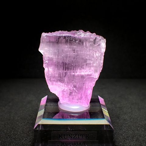 クンツァイト原石 アフガニスタン・ヌーリスターン州産 386.74ct(77.34g) / 44.9x18.7x51.9mm前後 [260832720]