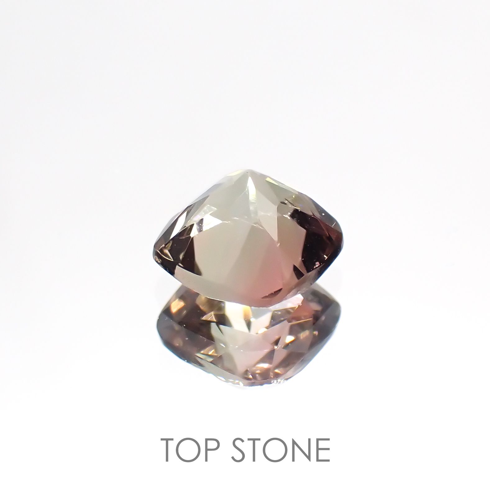 バイカラートルマリン(宝石名バイカラー・トルマリン) コンゴ民主共和国産 1.281ct ソ付(彩珠)[211013609]6.5×6.5mm前後