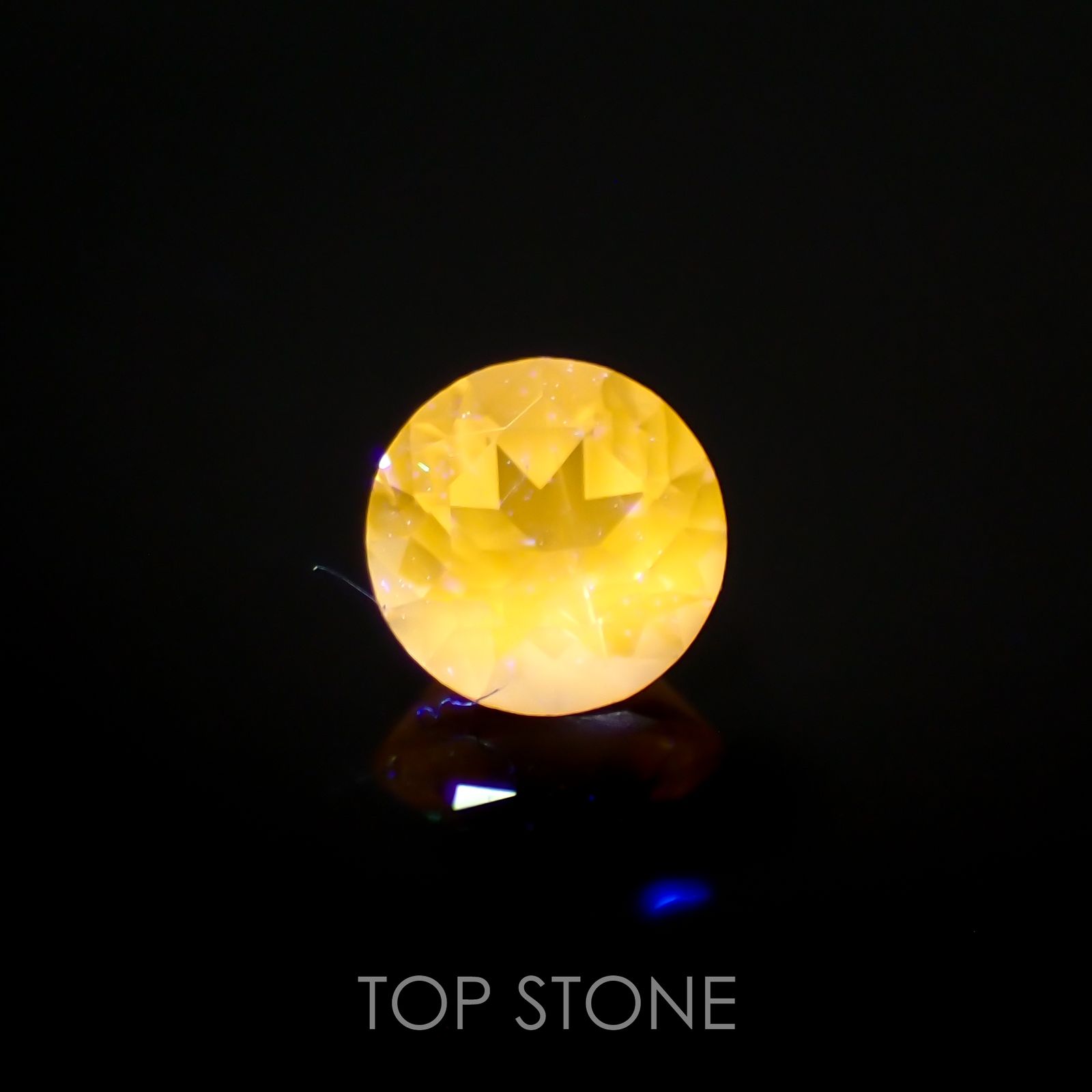 マリアライトフルオレッセンス(宝石名パープル・スキャポライト) スリランカ産 0.14ct 識別済[20106665]3.4×3.4mm前後