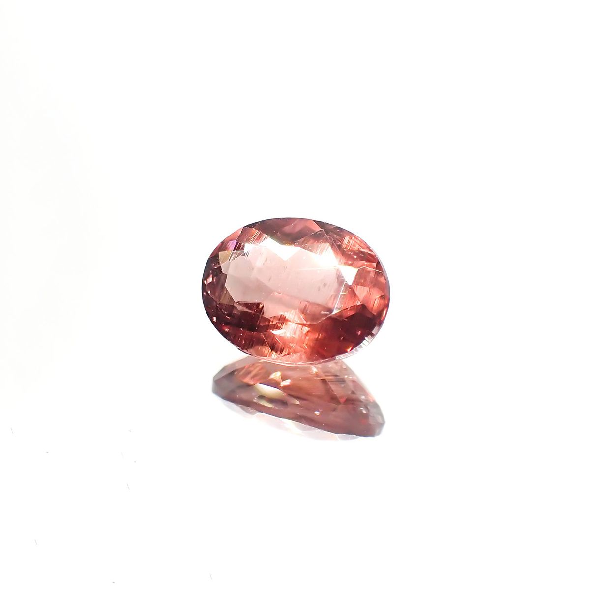 ピンクアパタイト(宝石名アパタイト) ブラジル産 1.60ct 識別済[240213010]8.4×6.5mm前後
