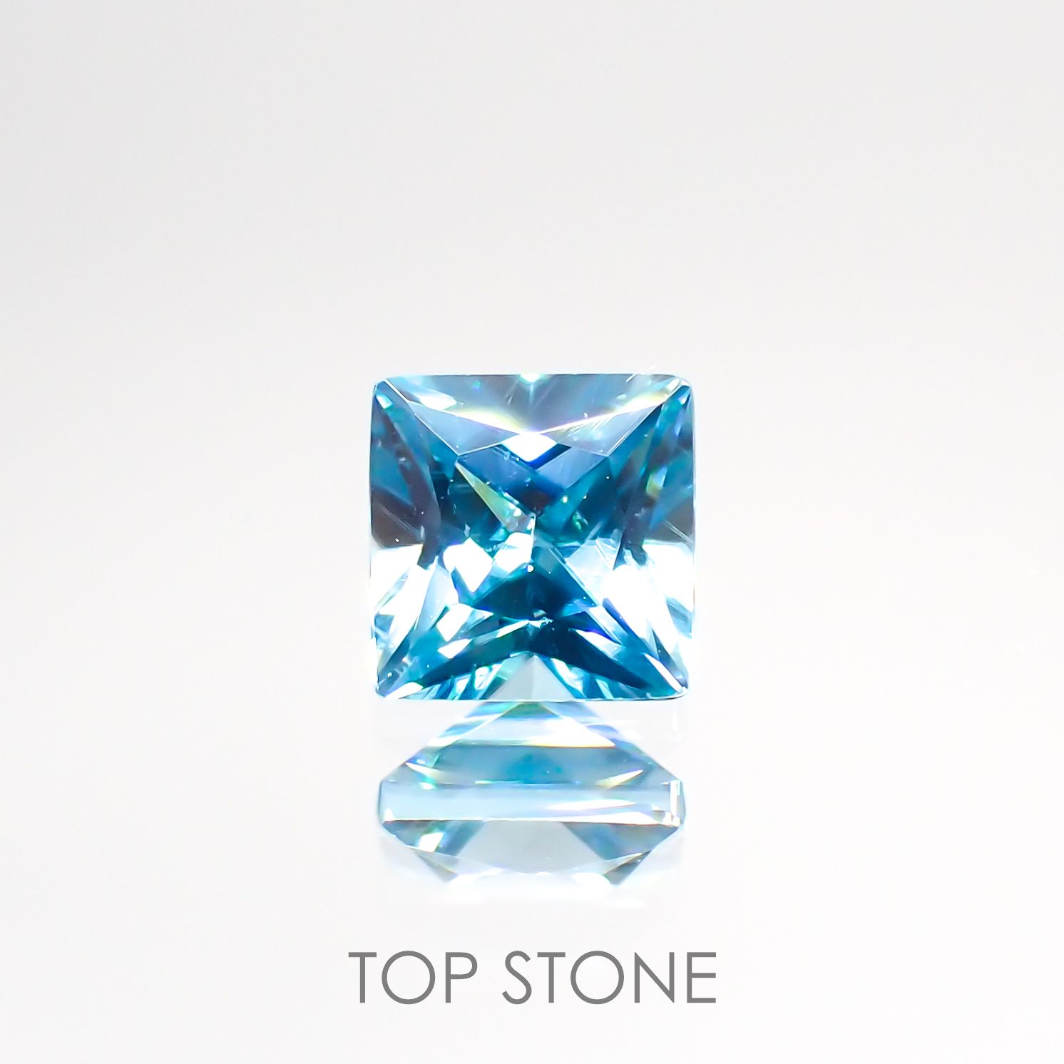 ◇プリンセスカット◇ブルージルコン(宝石名ジルコン) カンボジア産 1.01ct 識別済[210913435]5×4.9mm前後