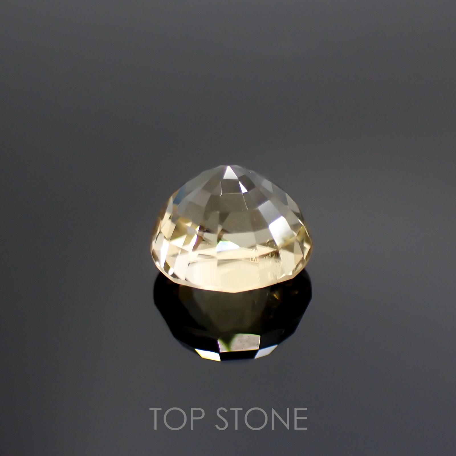 シンハライト(宝石名シンハライト) スリランカ産 3.319ct ソ付(彩珠)[19111879]8.5×8.2mm前後