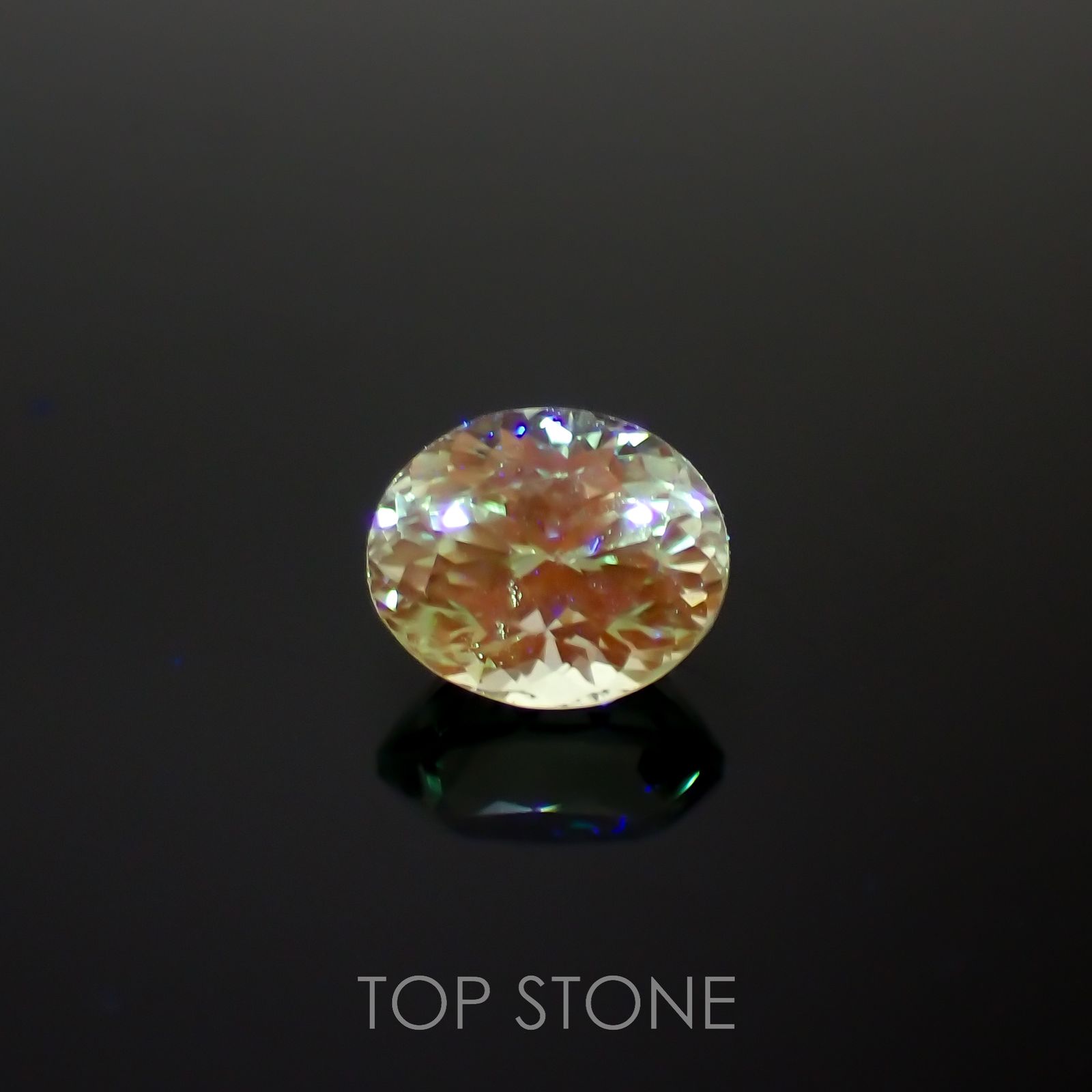 ミントガーネット(宝石名グリーン グロッシュラー・ガーネット)タンザニア産 0.61ct 識別済[221018625]5.2x4.3mm前後