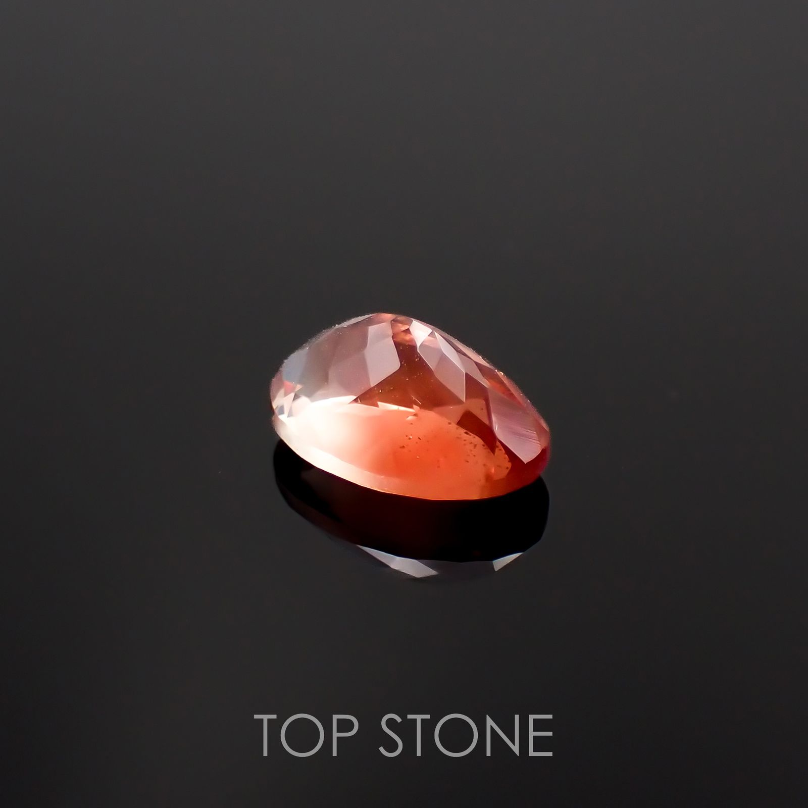 オレゴンサンストーン アメリカ・オレゴン州産 1.43ct[230119980]8.8x6.2mm前後
