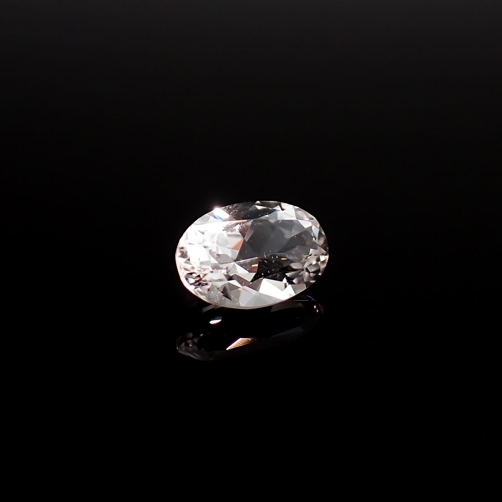 フェナカイト ロシア・マリシェボ鉱山産 0.72ct / 7.3x4.7mm前後 [260632432]