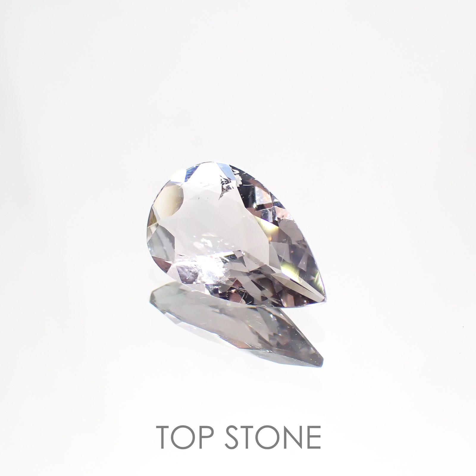 フローライト フルオレッセンス(宝石名フルオライト)イギリス・ロジャリー鉱山産 1.55ct 識別済[211113780]11.2x6.8mm前後