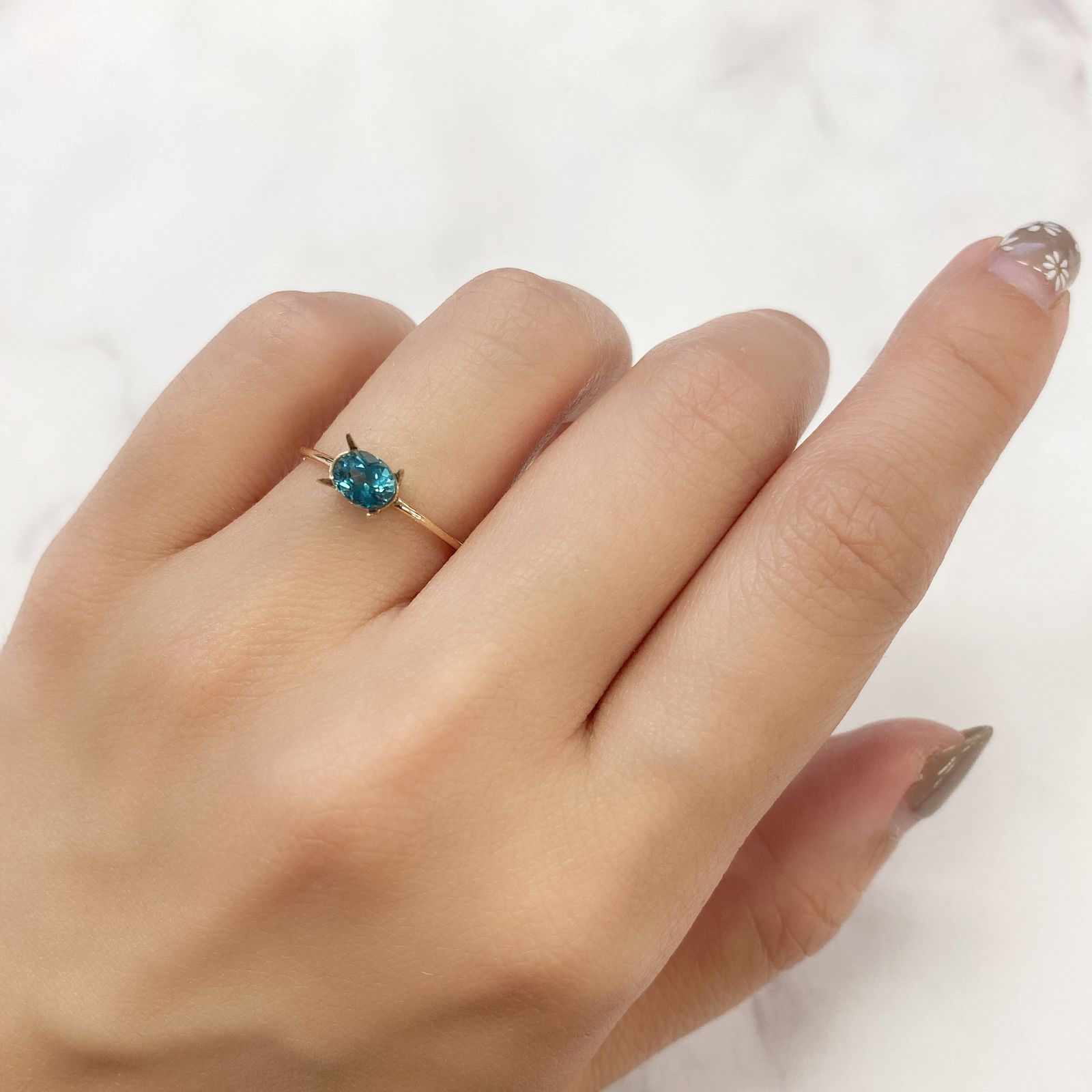 アパタイト(宝石名アパタイト) マダガスカル産 0.59ct 識別済[211013520]5.6×4.5mm前後
