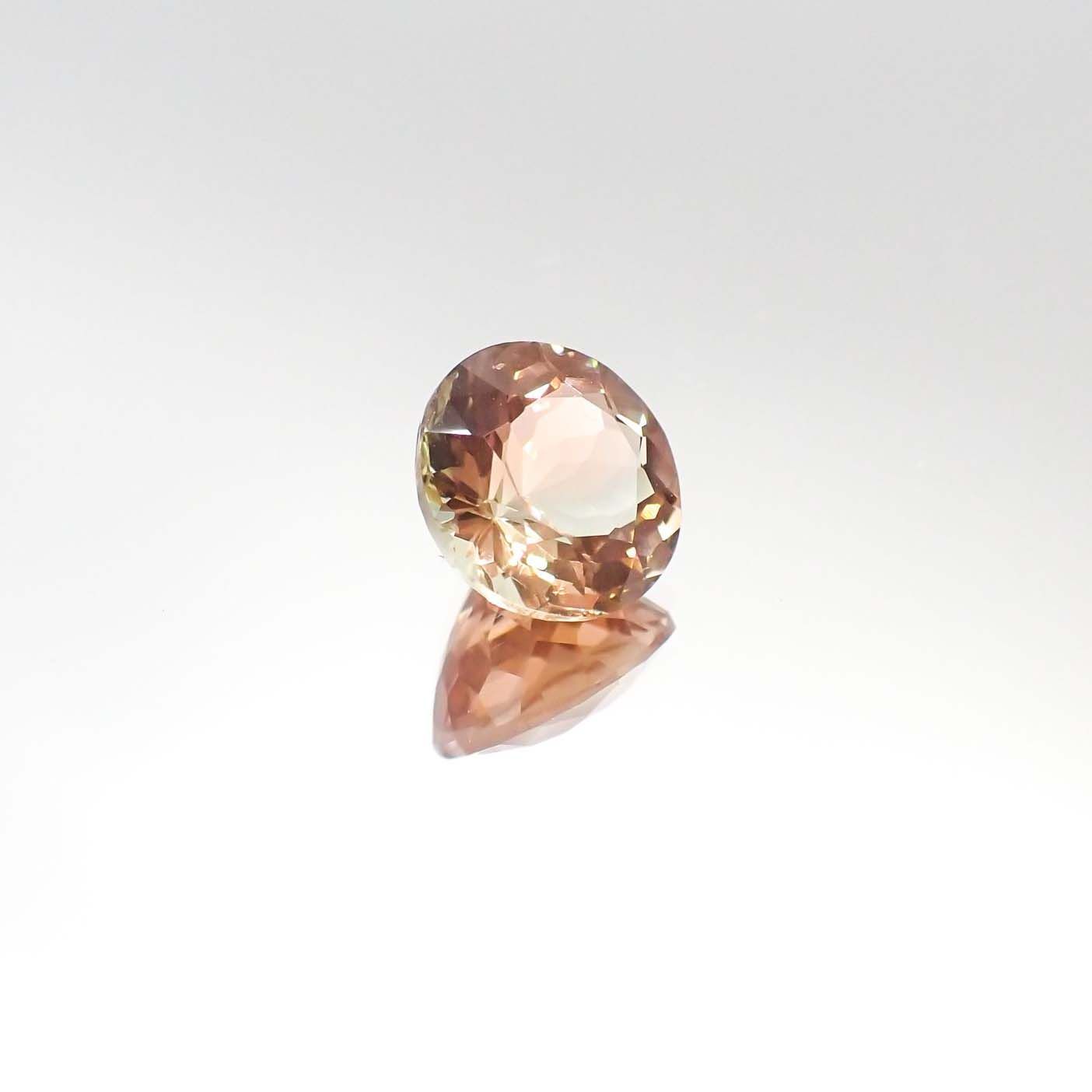 バイカラーオレゴンサンストーン(宝石名バイカラー・ラブラドライト)アメリカ・オレゴン州産 2.291ct ソ付(彩珠)[230722721]8.7x8.6mm前後