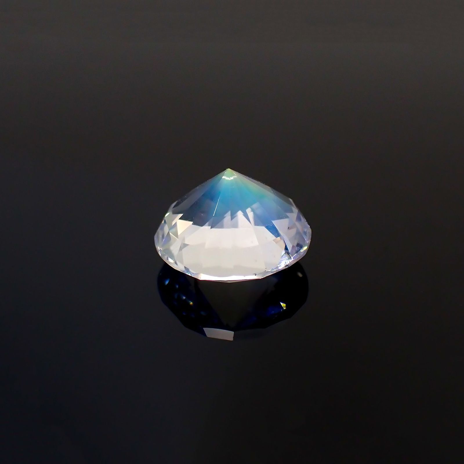 レインボームーンストーン(宝石名ラブラドライト)マダガスカル産 識別済 3.83ct / 10.4x10.3mm前後 [221018867]