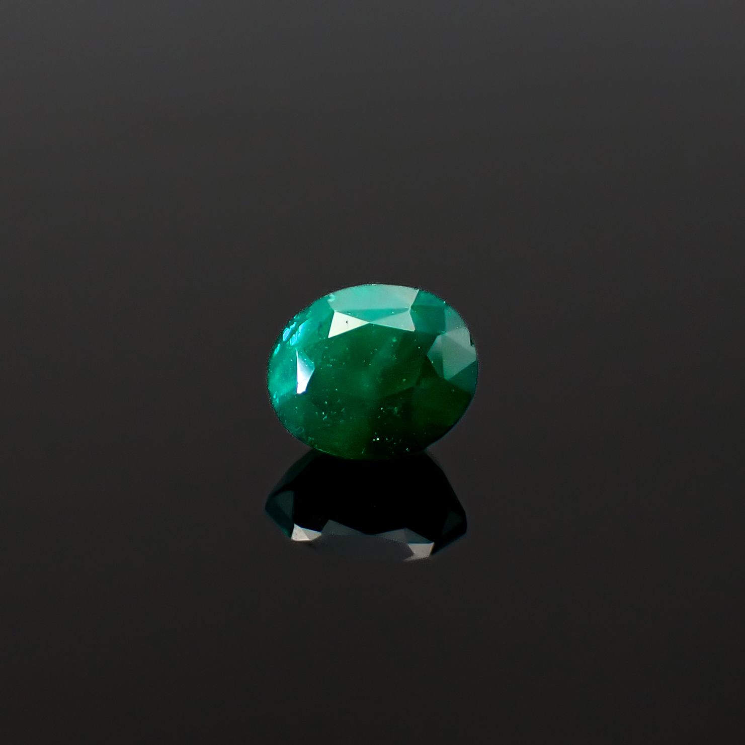 ダイオプテーズ ナミビア産 0.80ct / 5.8x5mm前後 [260632299]