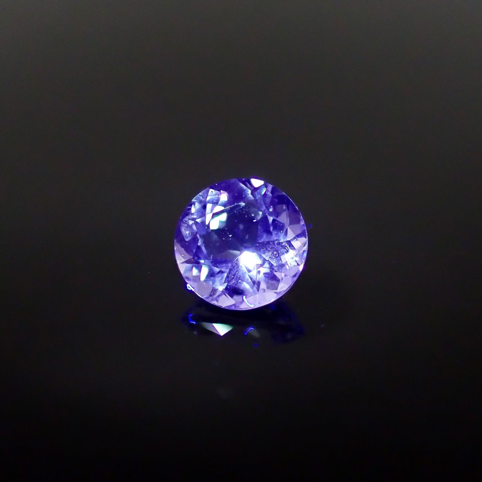 オーソクレース(宝石名ホワイト・オーソクレース)パキスタン産 0.68ct 識別済[250530441]6.1x6.1mm前後