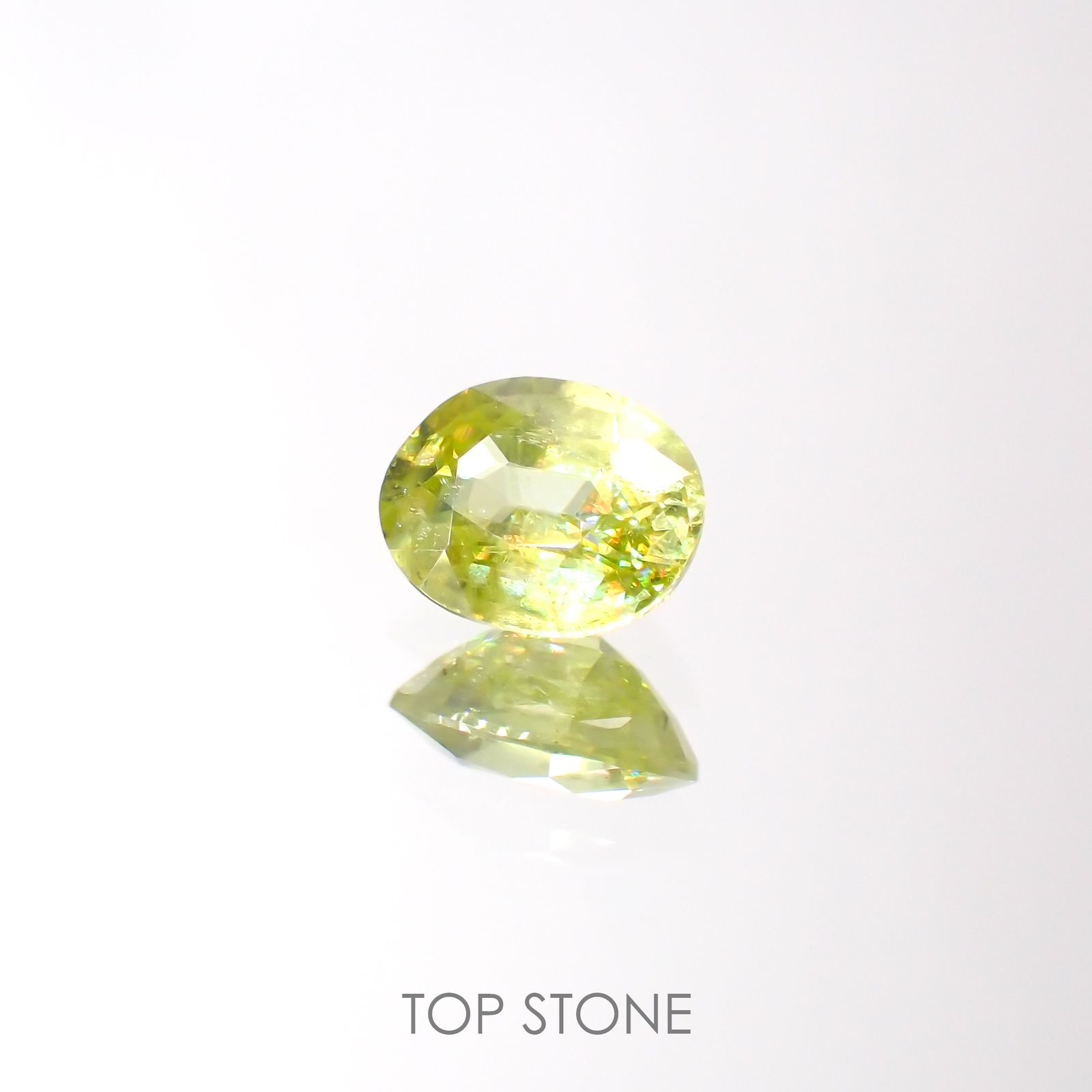 スフェーン(宝石名スフェーン)マダガスカル産 0.64ct 識別済[220113867]6.1x4.9mm前後