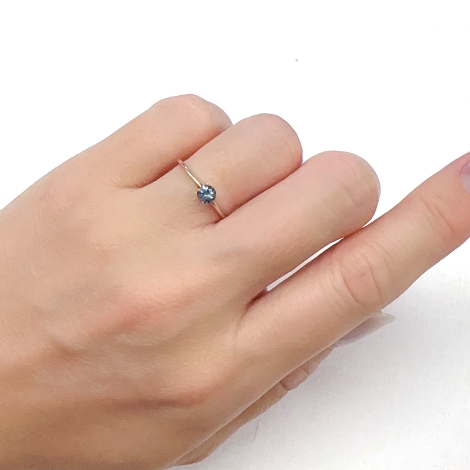 ブルーイッシュグレースピネル タンザニア産 0.30ct[231224879]3.9x3.9mm前後