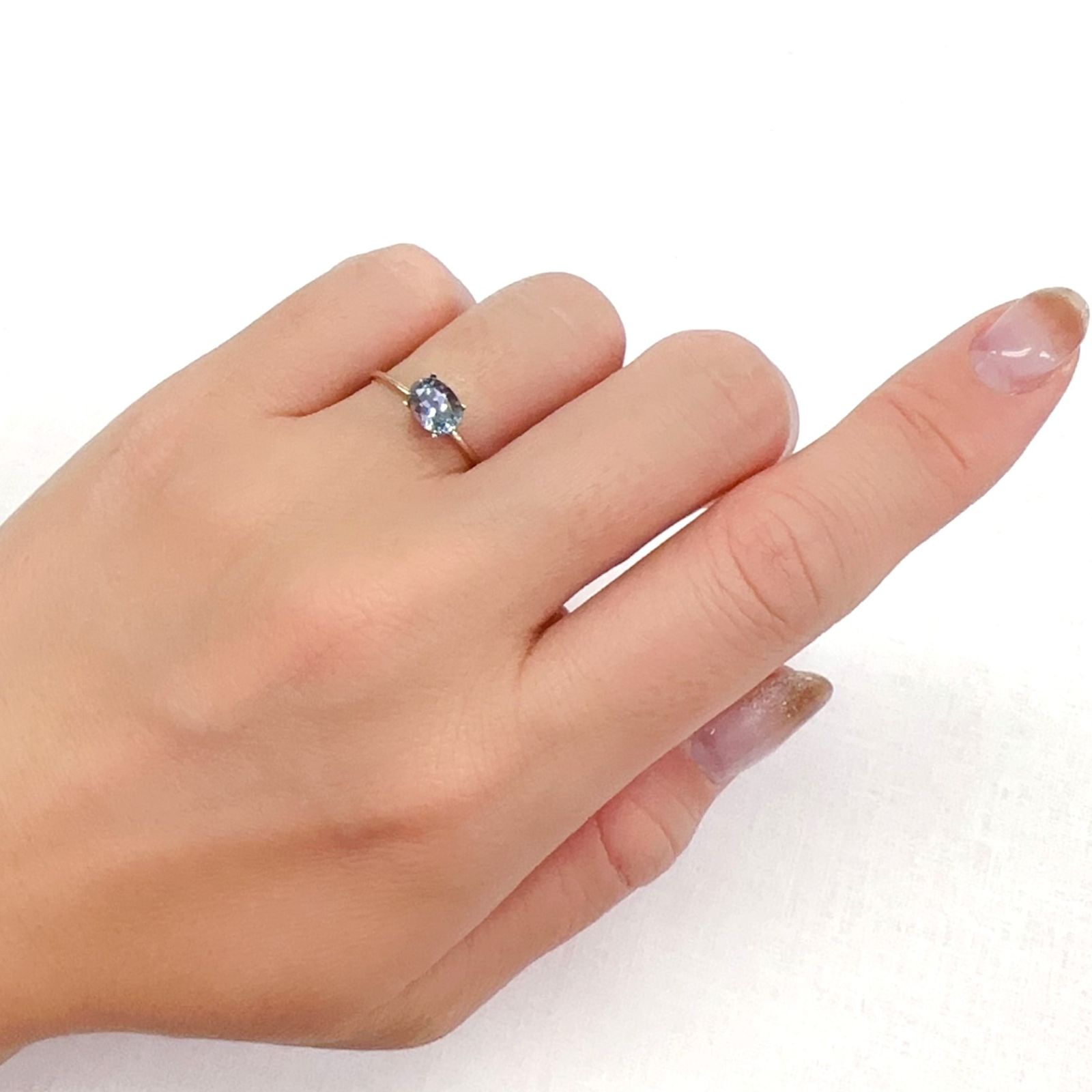 バイカラータンザナイト(宝石名タンザナイト/ゾイサイト)タンザニア産 0.93ct 識別済[230923507]6.7x4.9mm前後