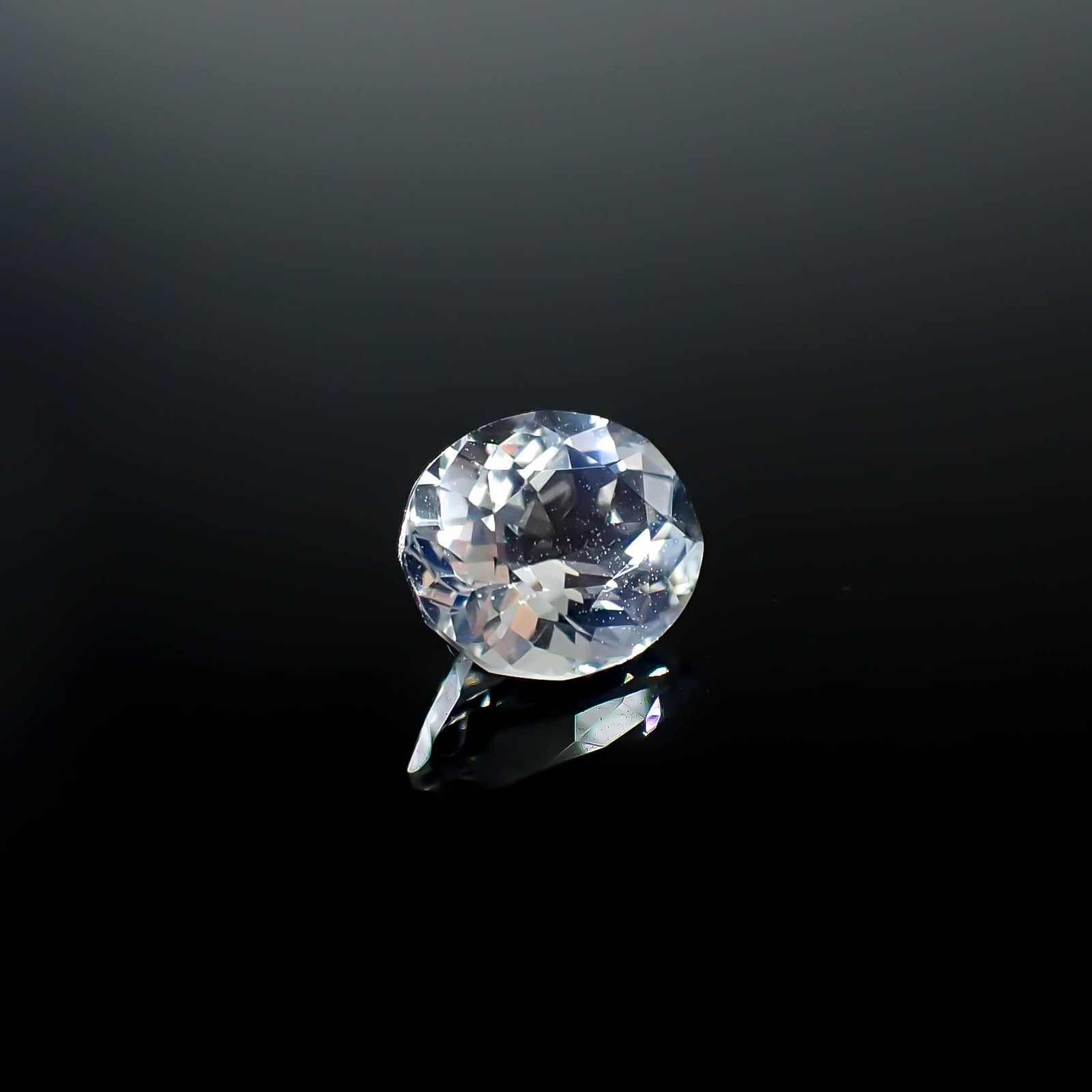 レインボームーンストーン ザンビア産 0.87ct [250730908]7x5.9mm前後