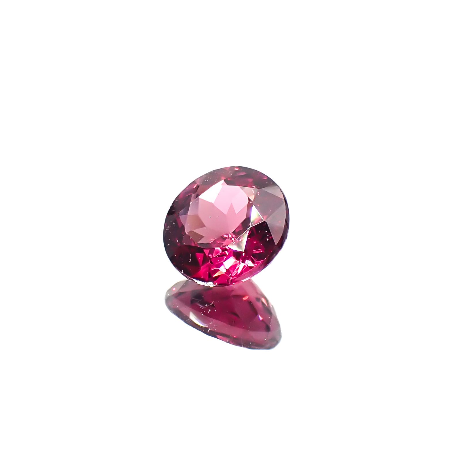 ロードライトガーネット(宝石名ガーネット)ブラジル産 0.94ct 識別済[240928704]5.9x5.8mm前後