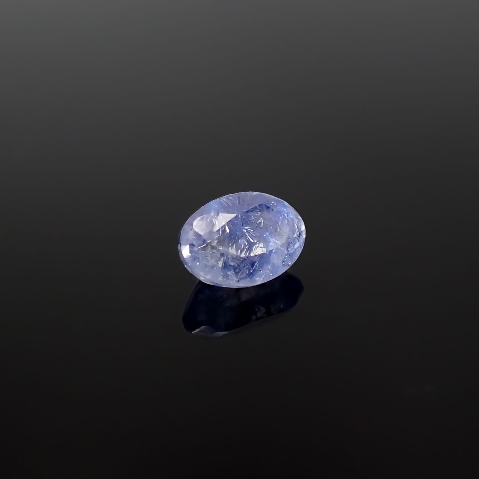 デュモルチェライトインクォーツ ブラジル産 0.83ct / 7.1x4.9mm前後 [260331849]