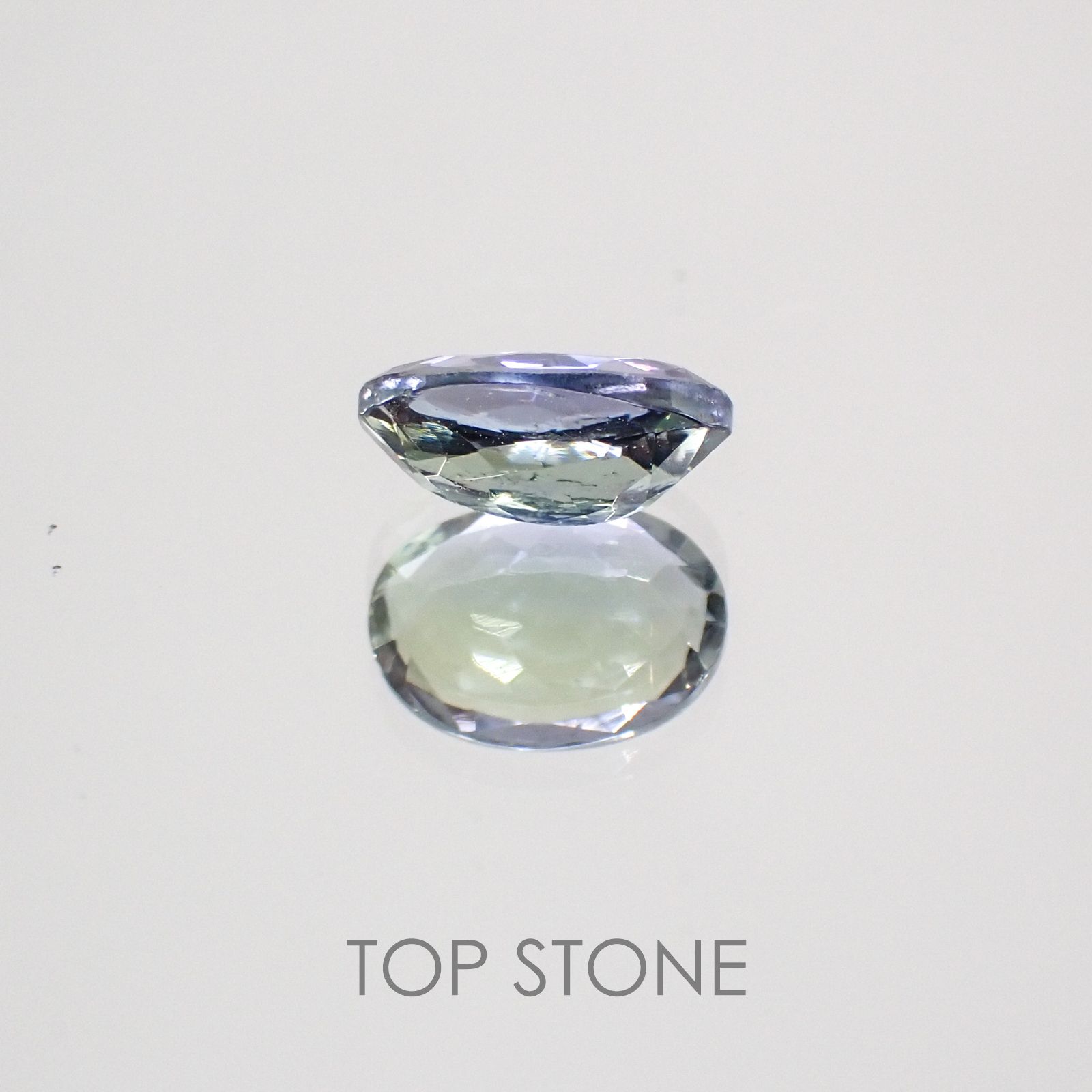 バイカラータンザナイト(ゾイサイト) タンザニア産 ルース 0.77ct[210410571]6.8×4.8mm前後