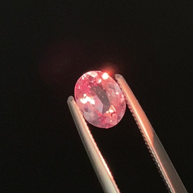カラーシフト ピンクダイアスポア アフガニスタン産 0.69ct[240326994 