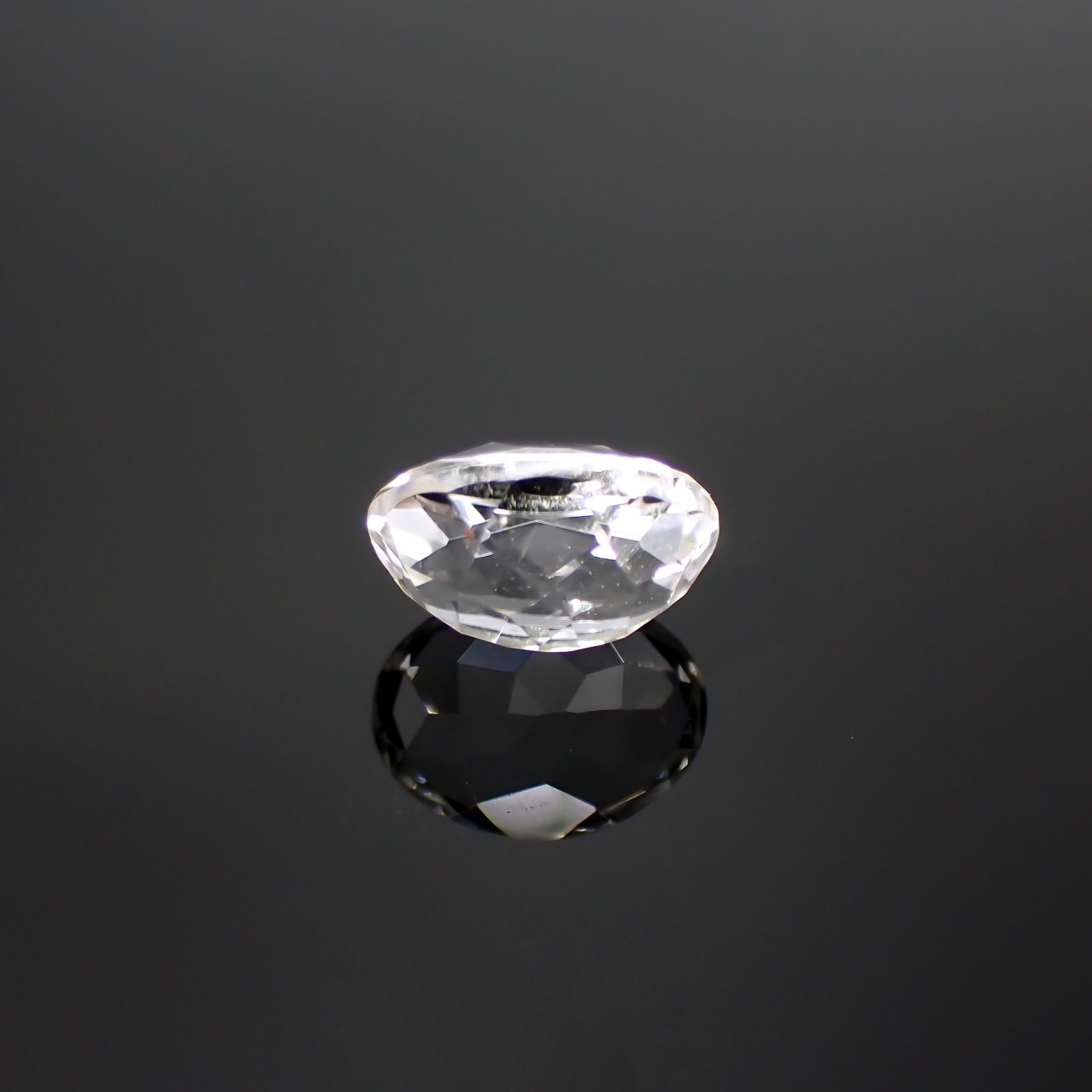 カラーレススポジュミン(宝石名ホワイト・スポジュミン) ブラジル産 1.64ct 識別済[250812620]8×6.1mm前後
