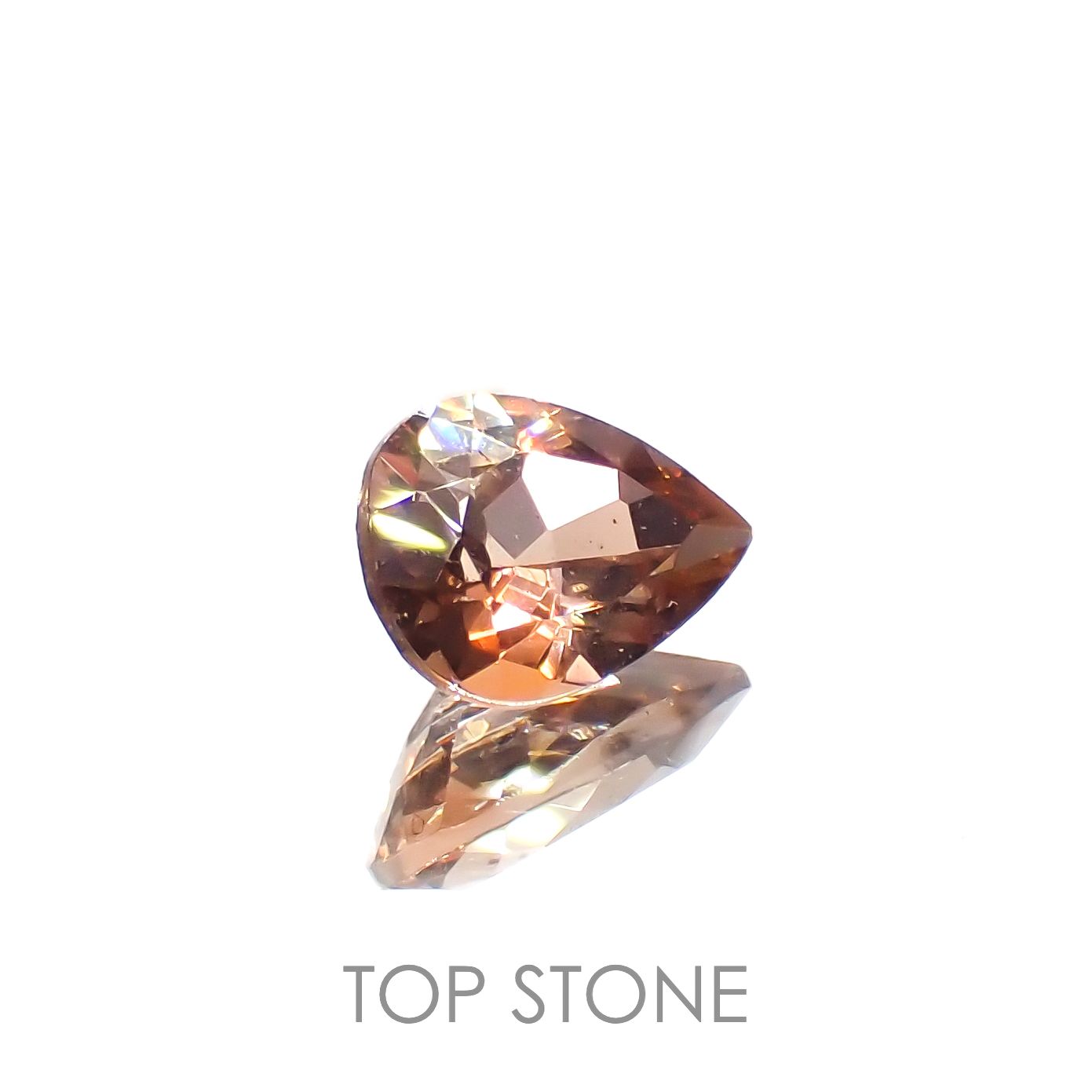バイカラーアンダリュサイト(宝石名アンダリュサイト)スリランカ/マダガスカル産 0.65ct 識別済[230320834]6.9x4.9mm前後