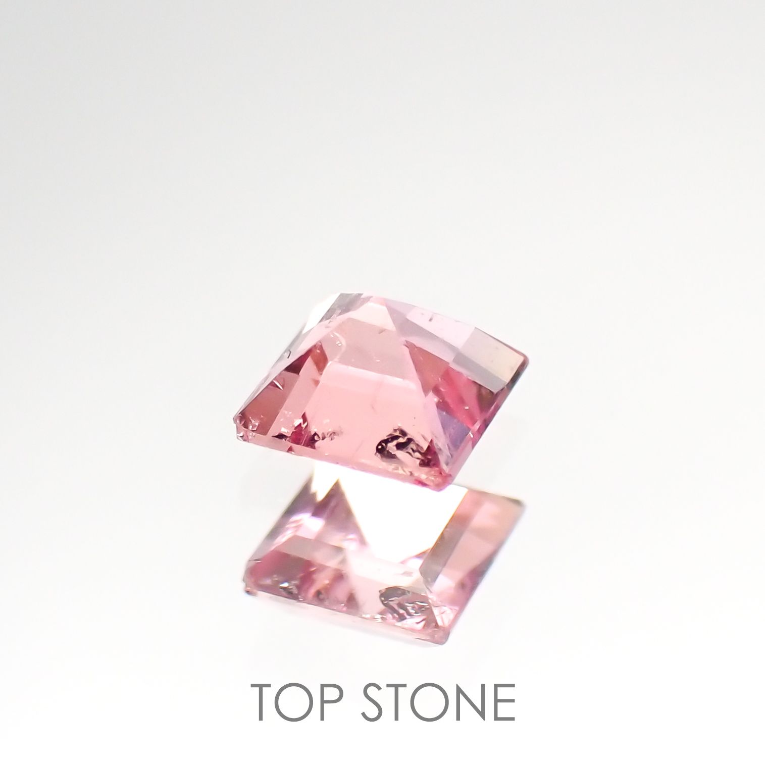 ペツォッタイト(ラズベリル)(宝石名ペツォッタイト) マダガスカル産 0.23ct ソ付(彩珠)[210812611]3.4×3.4mm前後