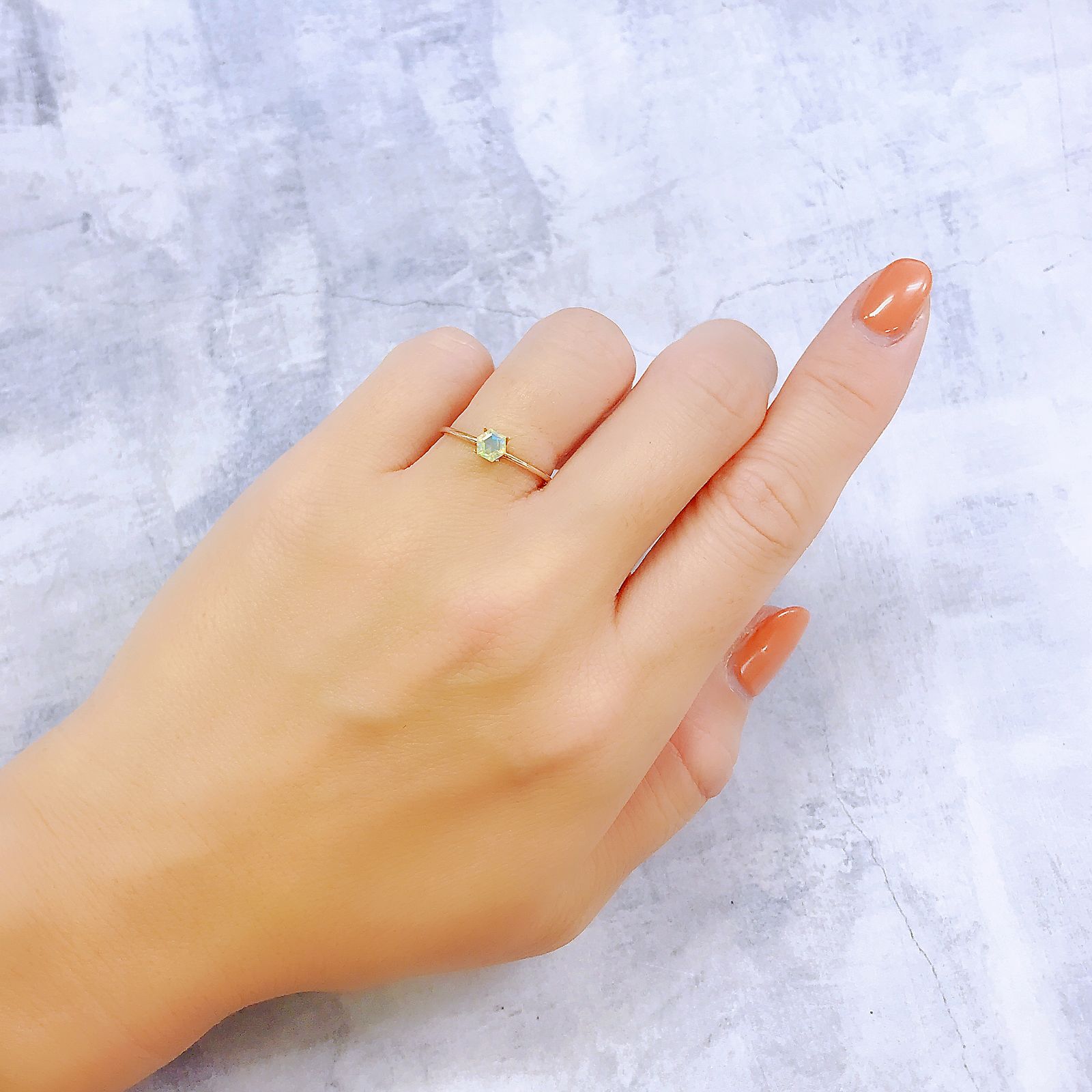◇ヘキサゴンカット◇エチオピアオパール エチオピア産 0.20ct[221018439]4.1x4mm前後