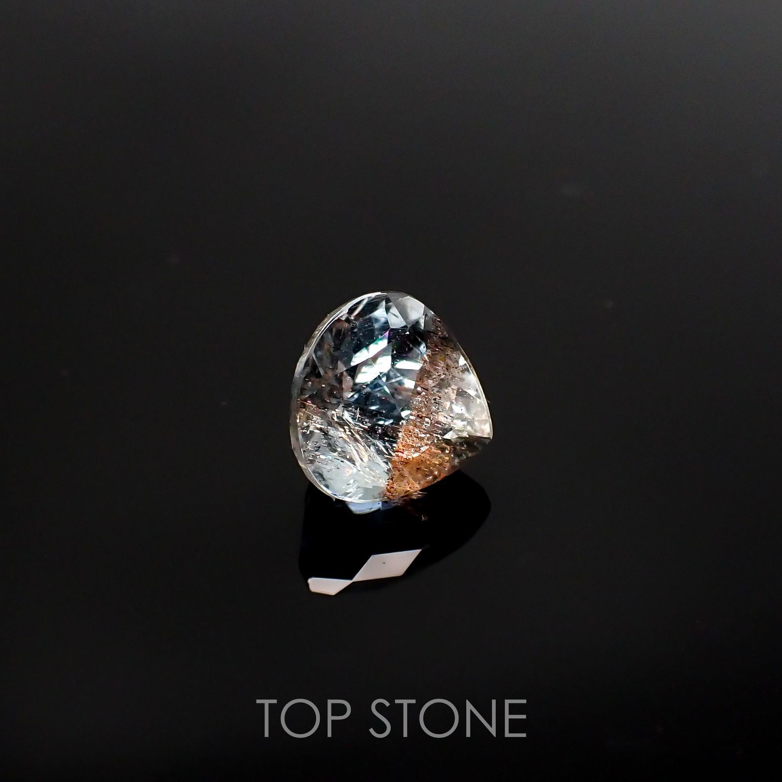 アベンチュリンアクアマリン(宝石名アクアマリン) ナイジェリア産 2.19ct 識別済[210712980]8.1×8mm前後