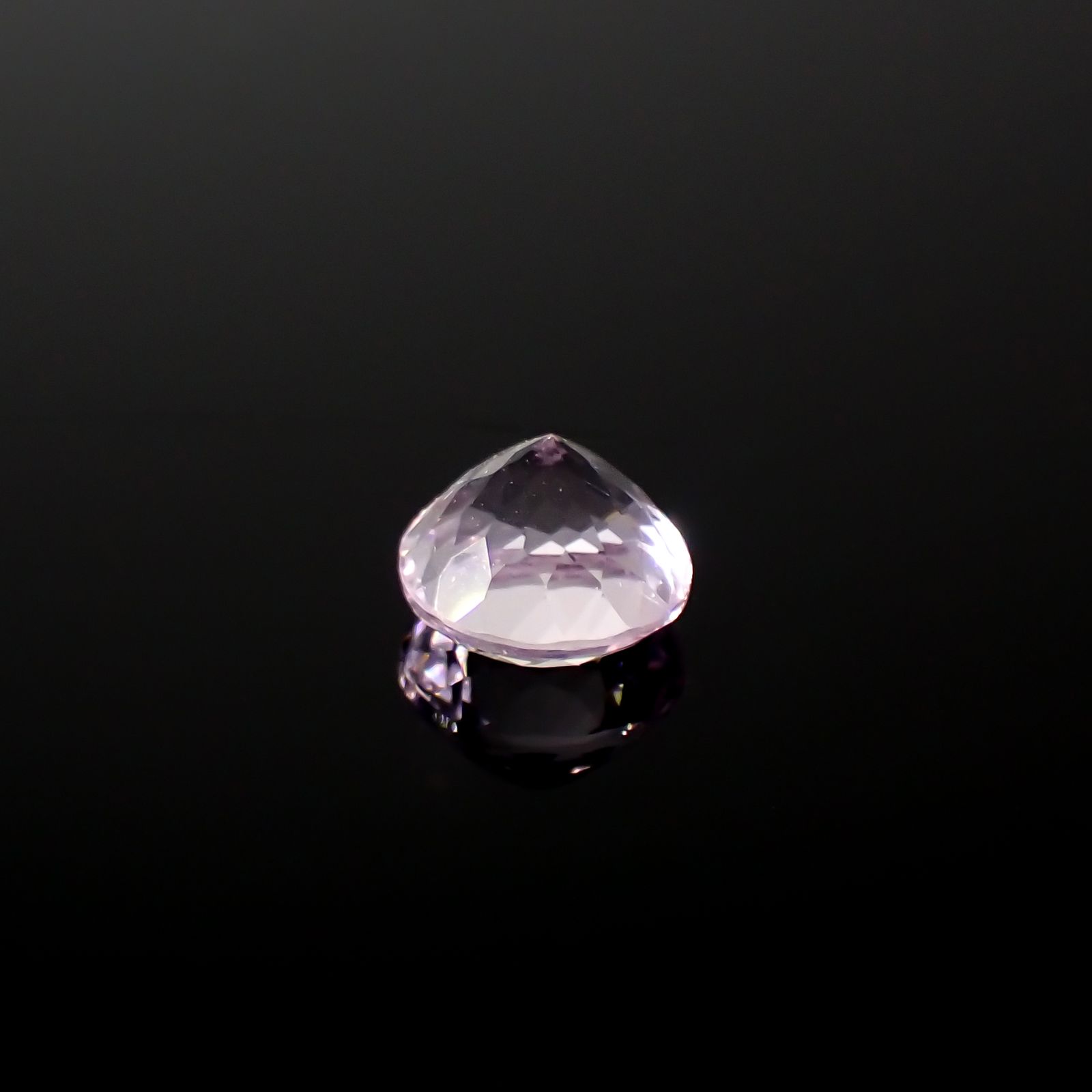 クンツァイト アフガニスタン産 2.32ct[240125356]7.9x7.9mm前後