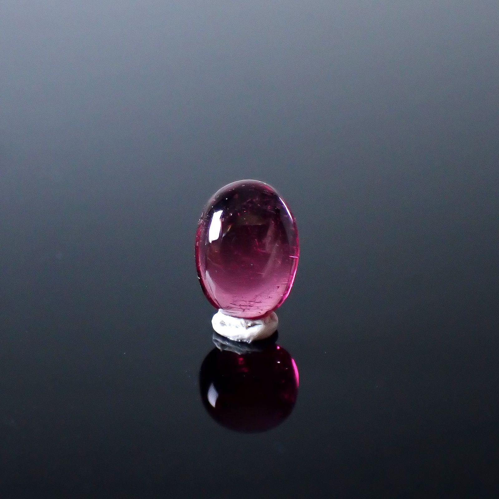 ルベライト ブラジル産 0.98ct [250530434]7.1x5.3mm前後