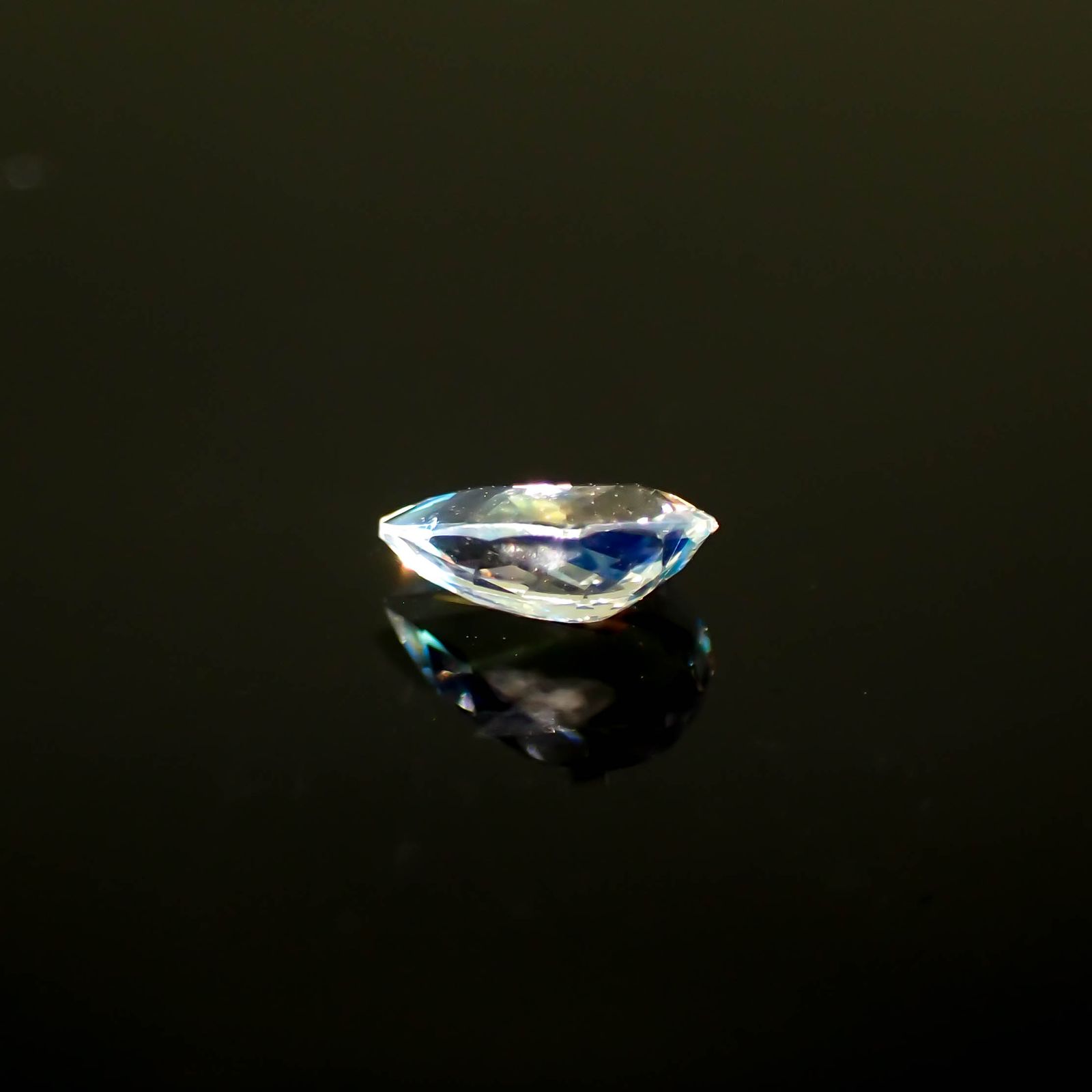 レインボームーンストーン ザンビア産 0.29ct[231224801]5.9x4mm前後