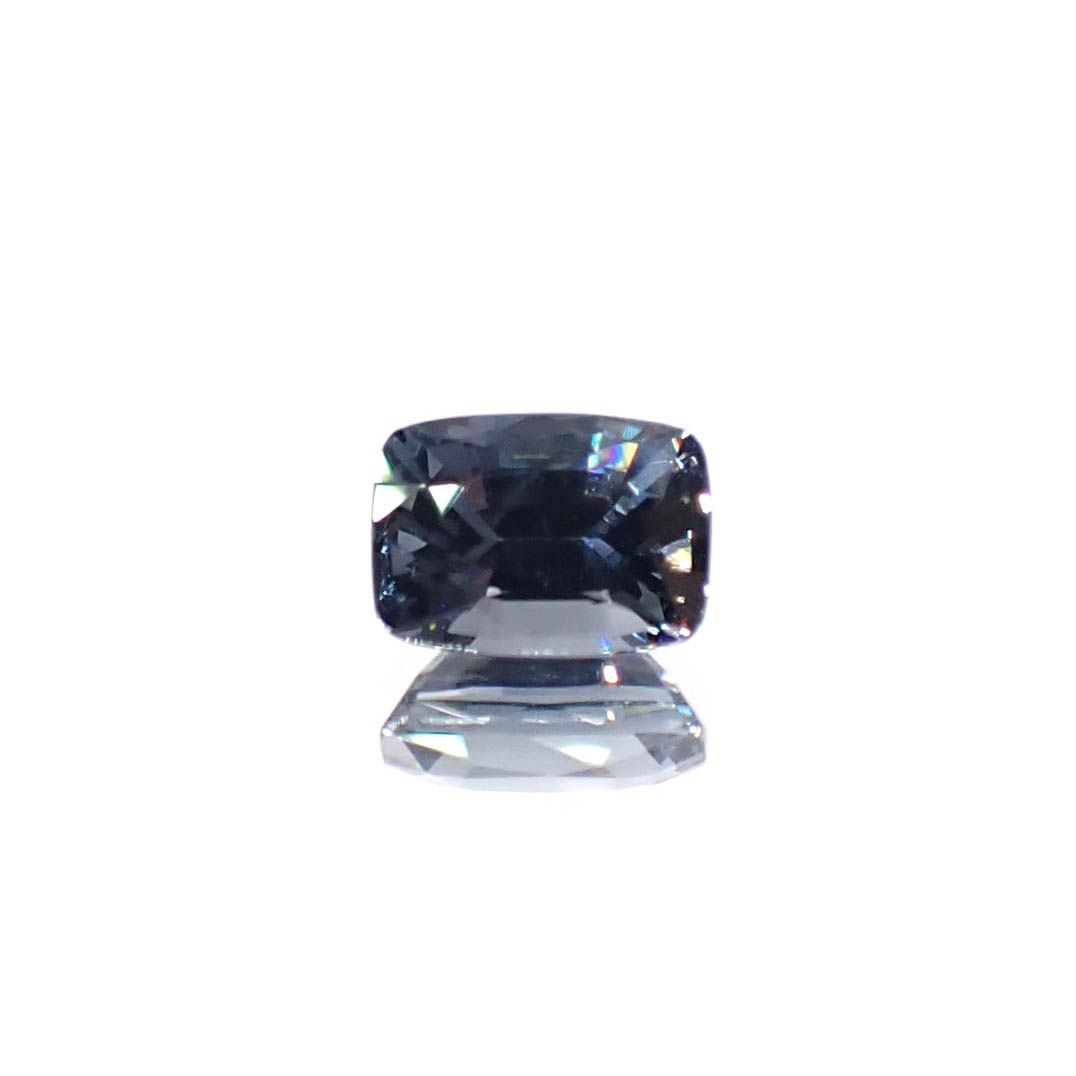 プラチナスピネル(宝石名スピネル)ビルマ産 0.98ct 識別済[250730753]6.6x4.7mm前後