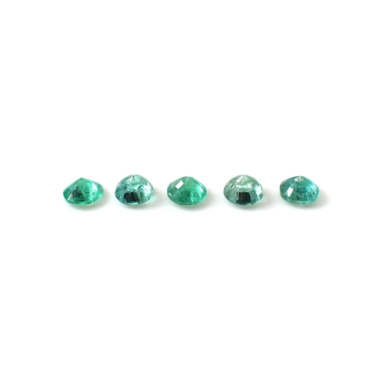 <ランダムセレクト1個販売> エメラルド ラウンドカット  コロンビア産 約0.09ct / 3x3mm前後 [20096075]