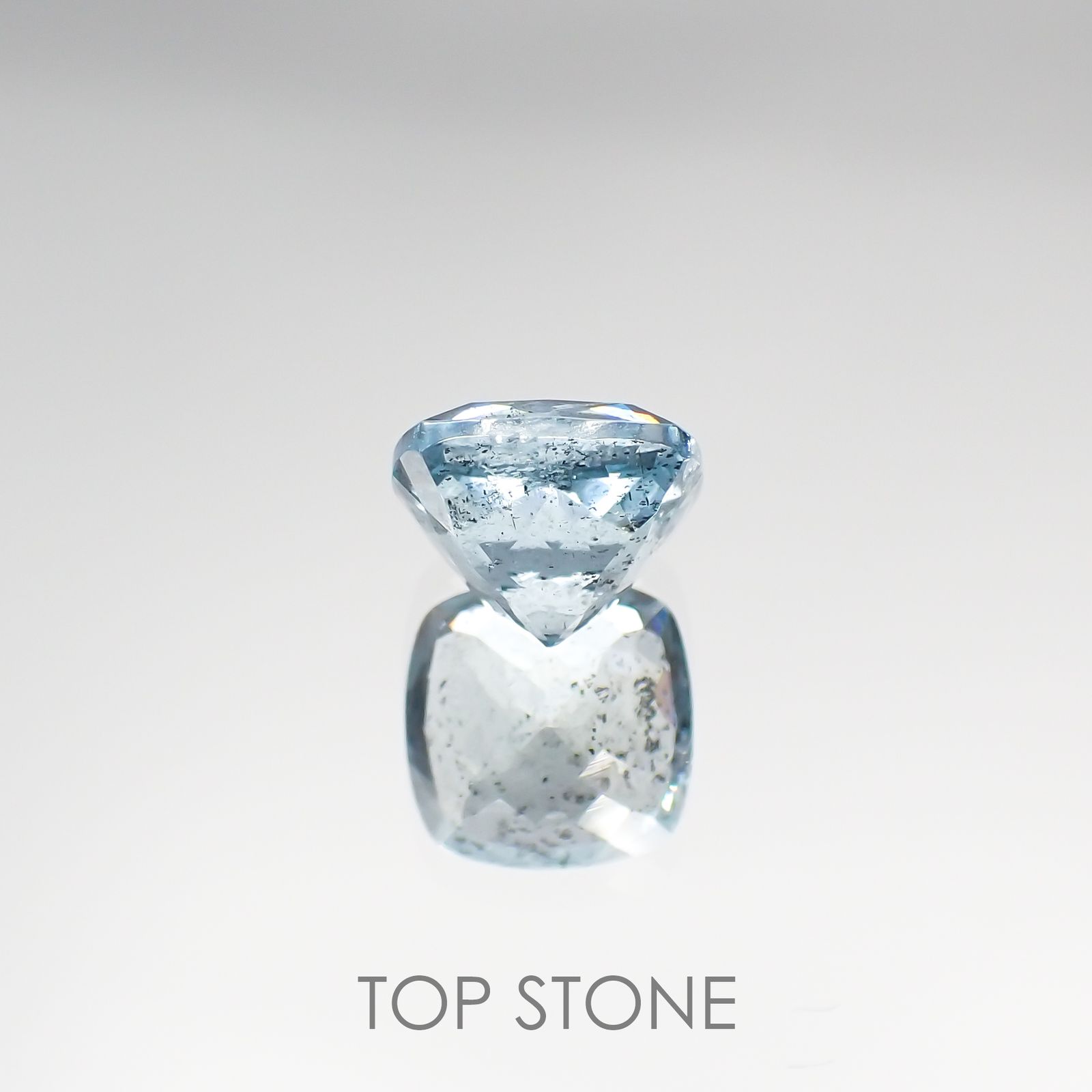 アベンチュリンアクアマリン(宝石名アクアマリン) ナイジェリア産 2.95ct 識別済[210712978]8.7×8.6mm前後