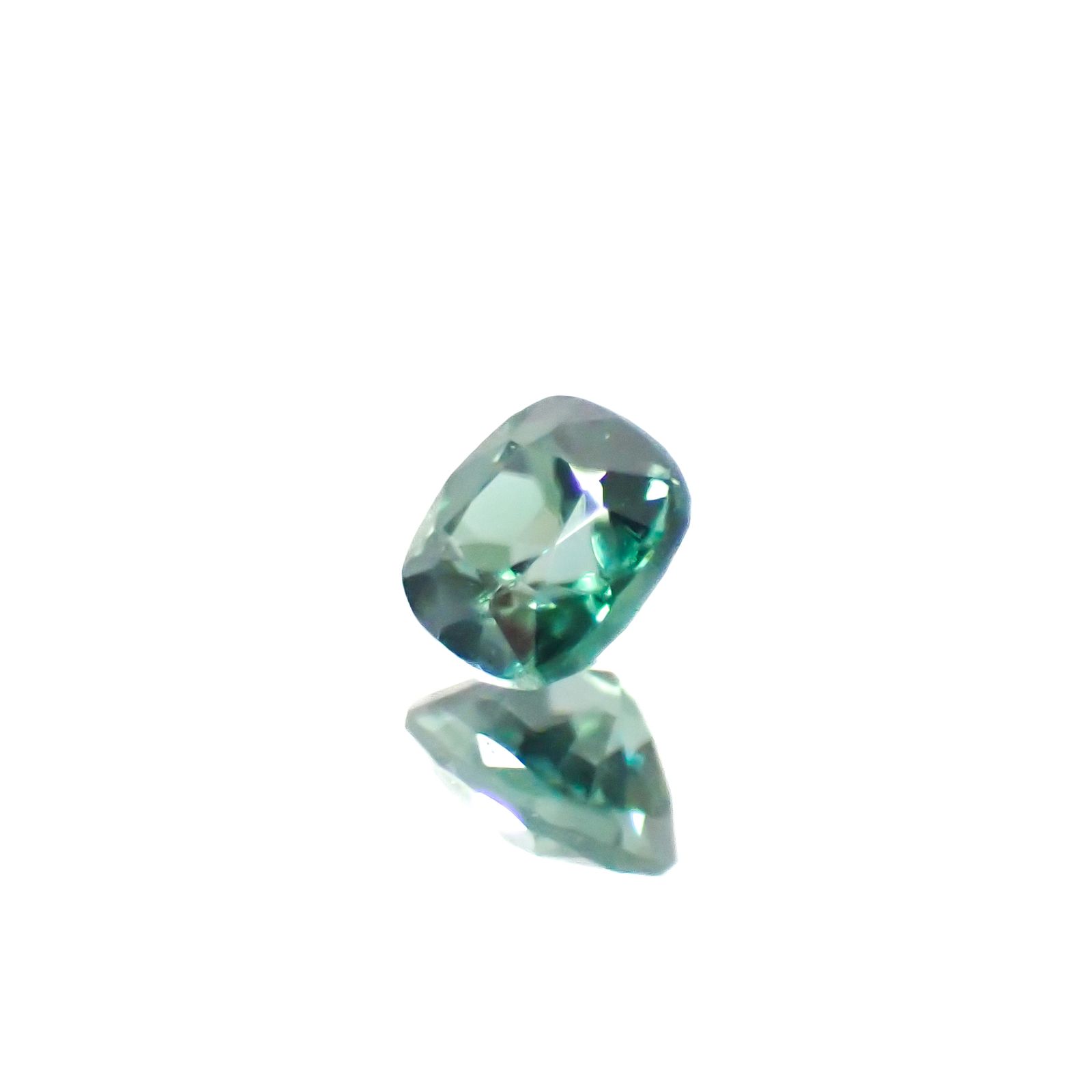 リバースカラーチェンジジルコン ミャンマー・モゴック産 0.43ct[240929172]4x3.9mm前後
