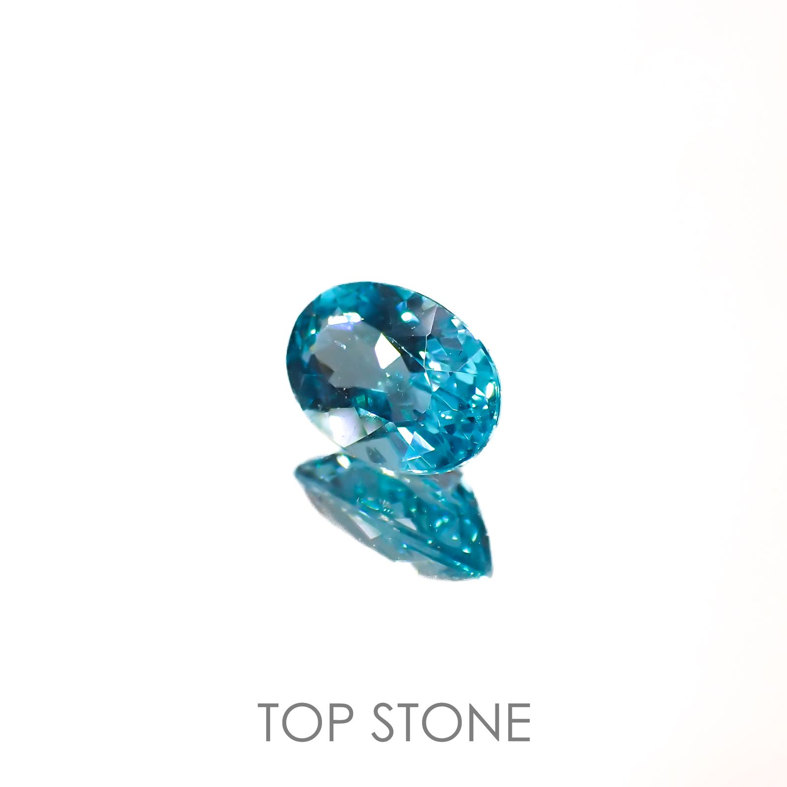 アパタイト(宝石名アパタイト)マダガスカル産 0.92ct 識別済[220616382]7.5x5.1mm前後