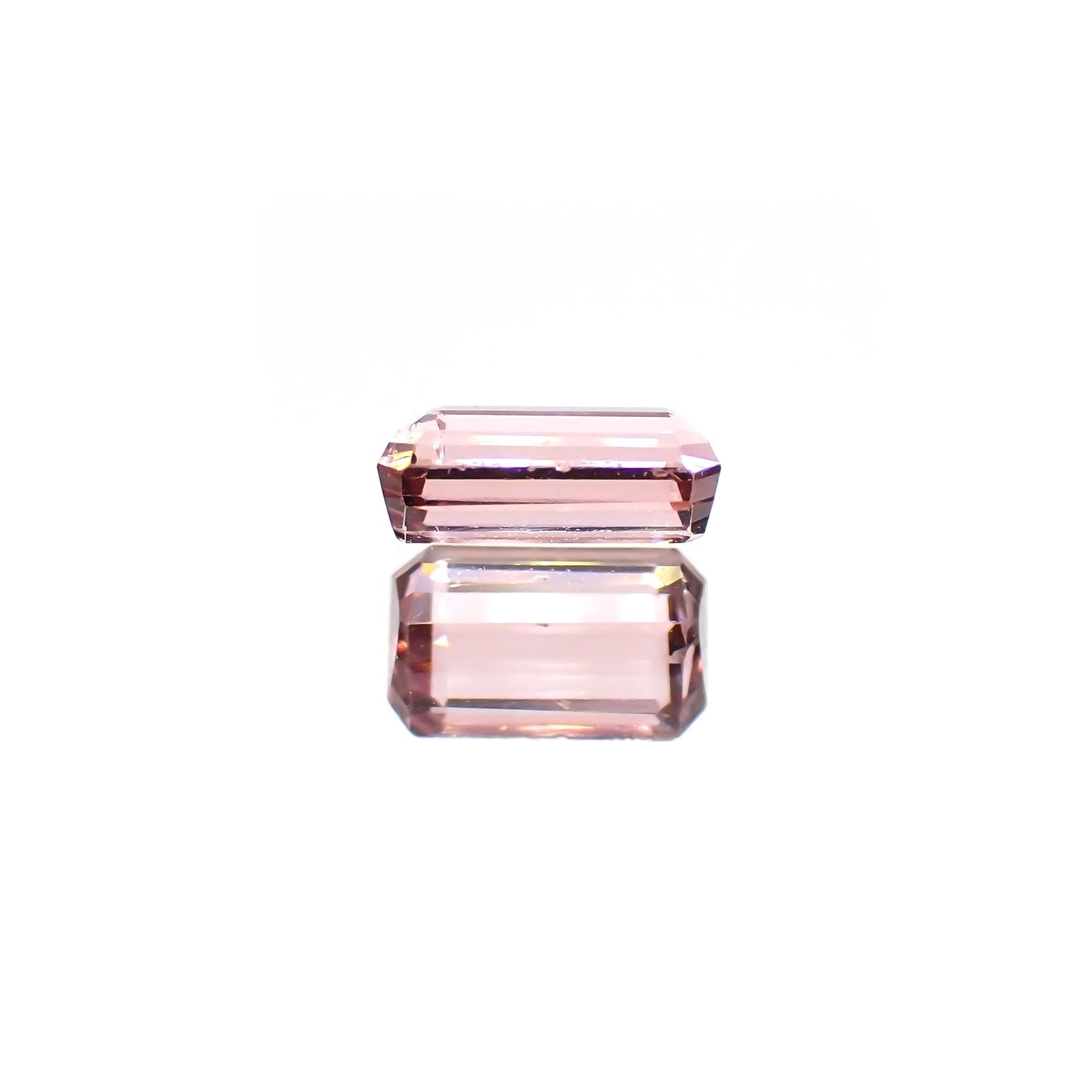 ローズピンクトルマリン(宝石名ピンク・トルマリン)ブラジル/アフリカ産 0.67ct 識別済[220114863]6.6x4mm前後