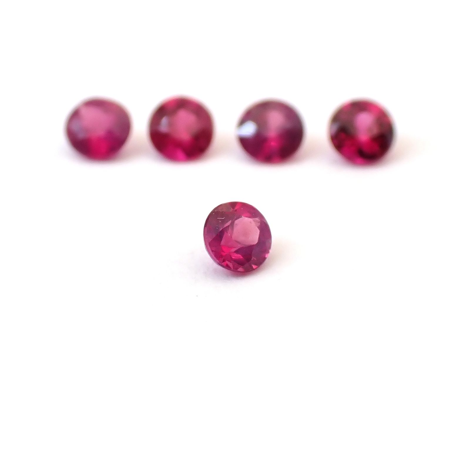 ルビー 5個セット タイ/モザンビーク産 0.27ct(5pcs合計) / 2.2x2.2mm前後 [260532287]
