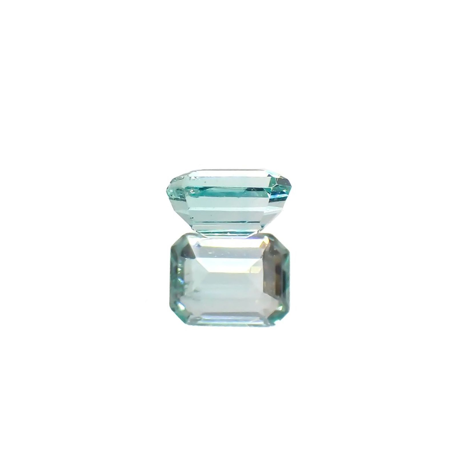 パステルカラーエメラルド コロンビア産 0.18ct / 3.7x2.9mm前後 [260225954]