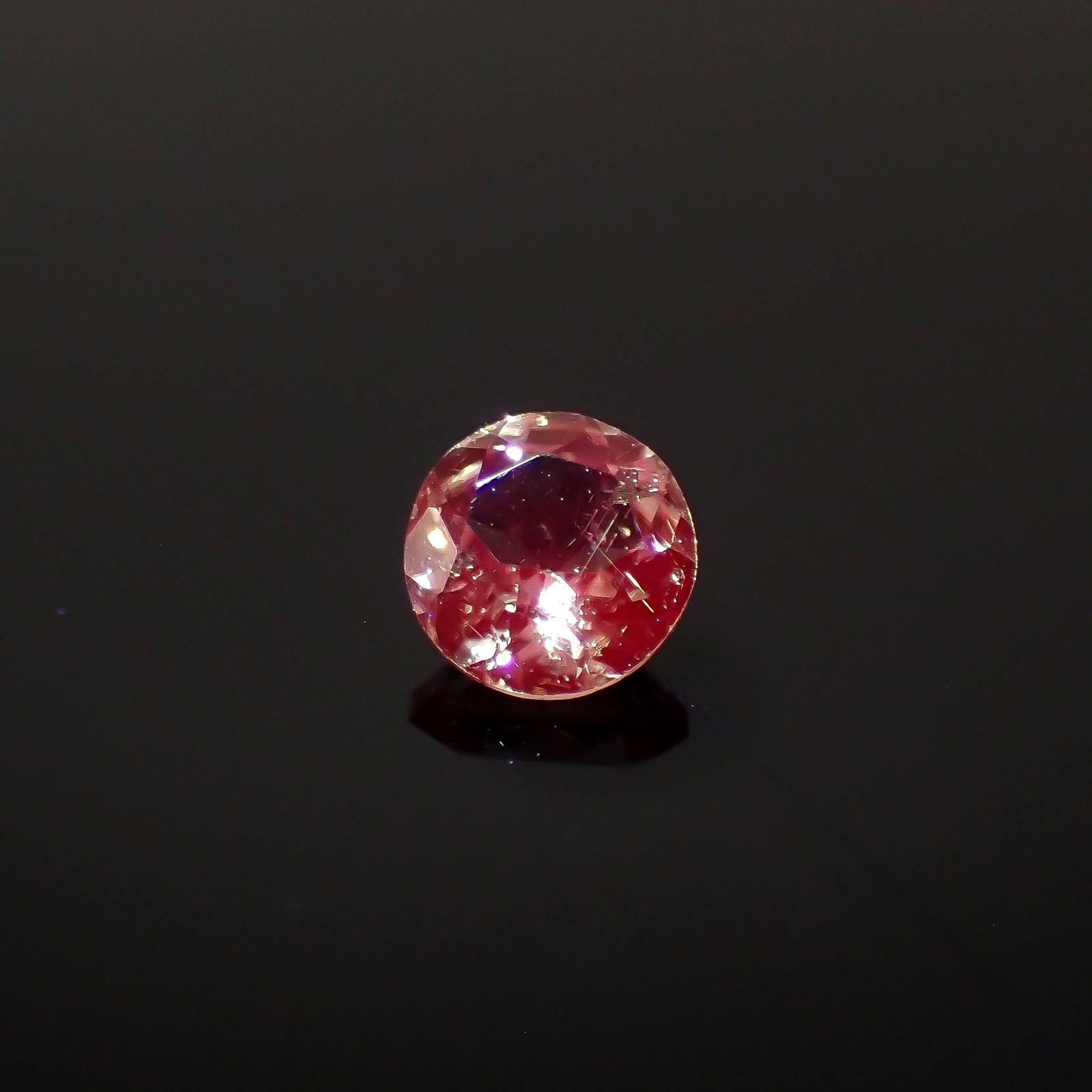 ドラゴンガーネット タンザニア産 0.29ct[240427283]4x4mm前後