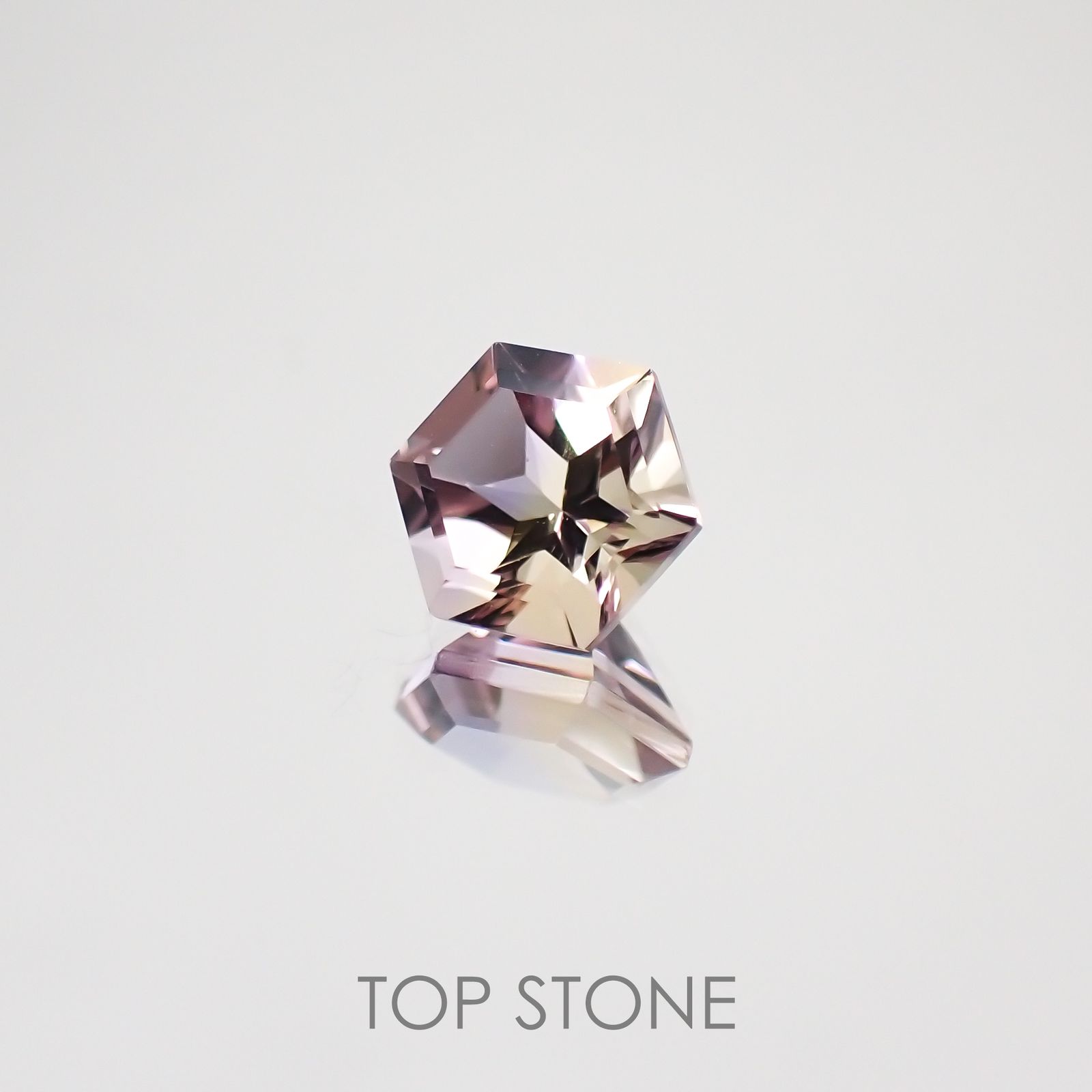 ◇ヘキサゴンカット◇アメトリンSA(宝石名バイカラー・クォーツ/別名アメトリン) ボリビア産 0.96ct 識別済[210611047]6.1×6mm前後