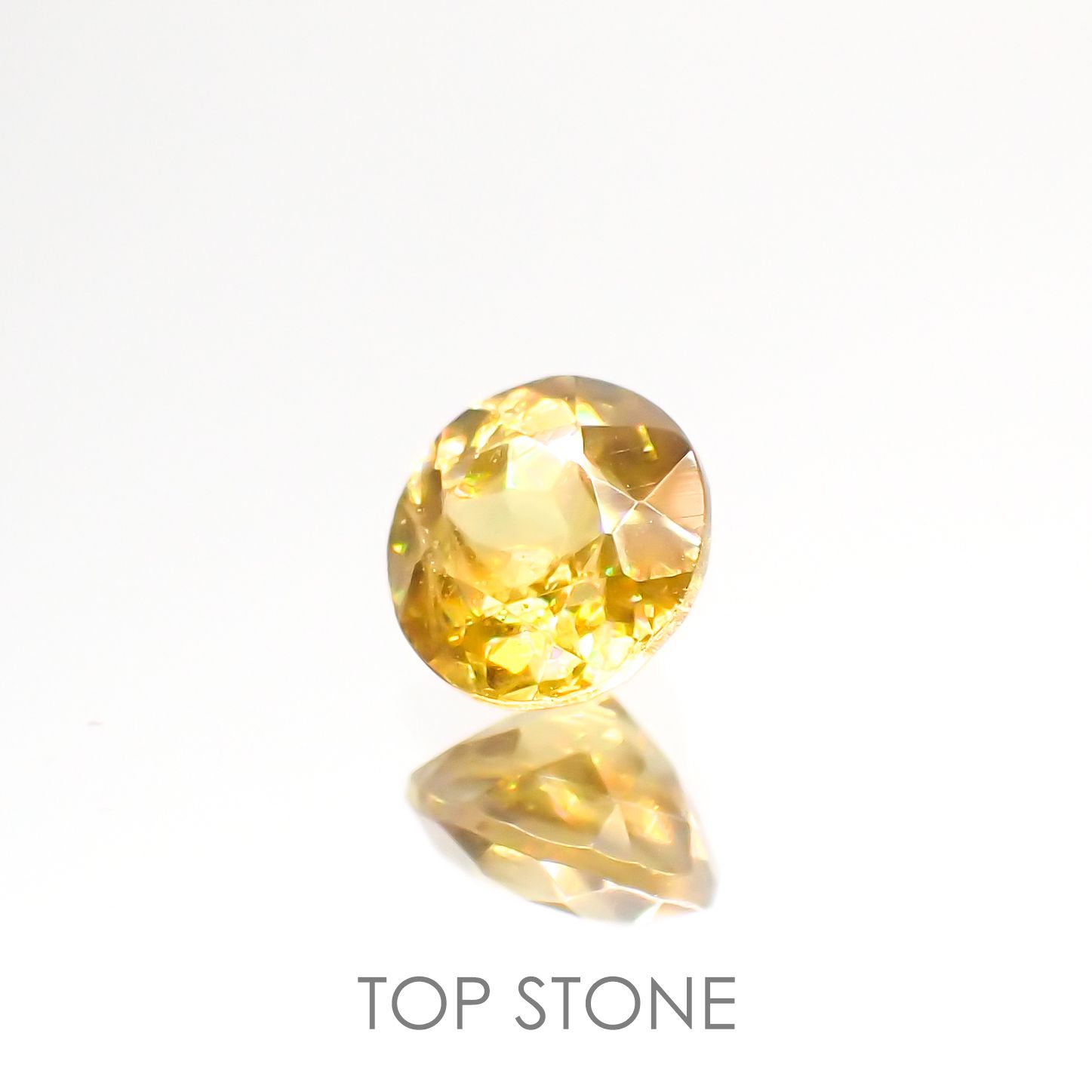 イエロースフェーン マダガスカル産 ルース 0.64ct[210812768]5×5mm前後