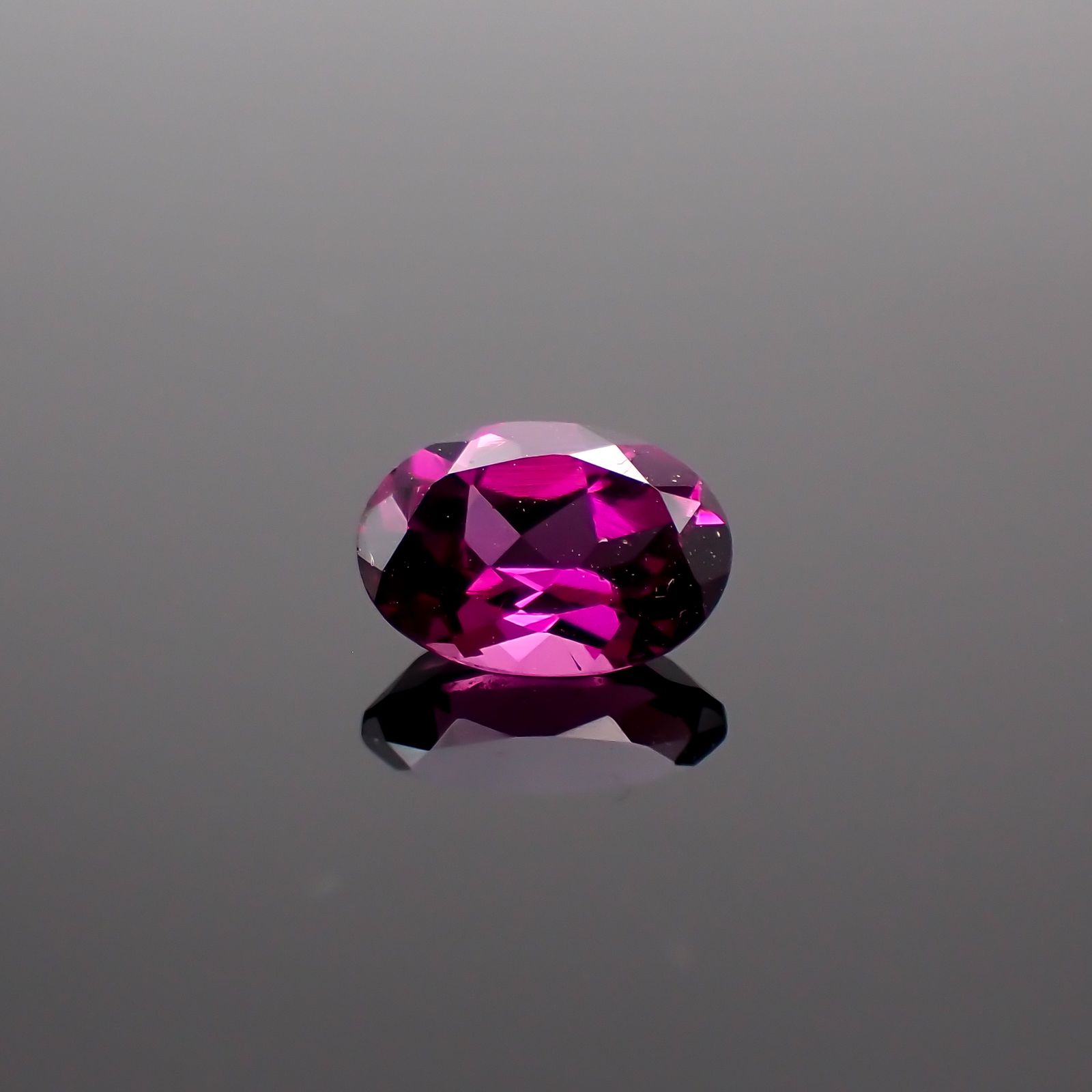 グレープガーネット ブラジル産 0.99ct[230823172]7.2x5mm前後
