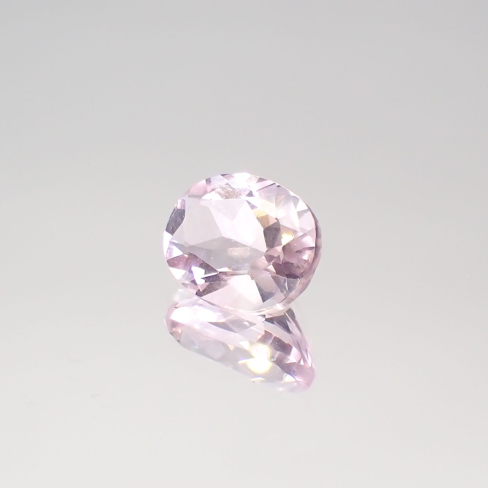 ピンクフローライト(宝石名フルオライト)ブラジル産 4.34ct 識別済[220115129]11.2x9mm前後