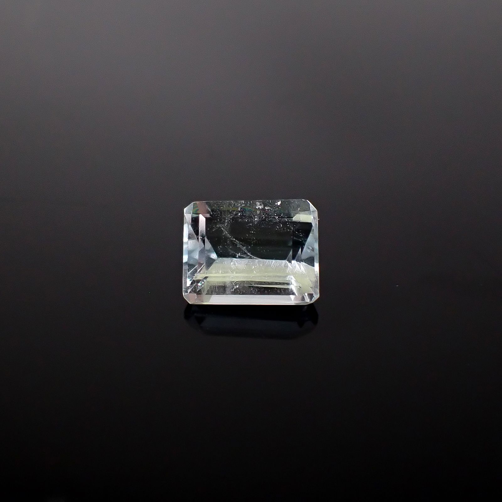 バイカラートパーズ 非加熱 ブラジル産 3.05ct / 9x7.2mm前後 [260331799]