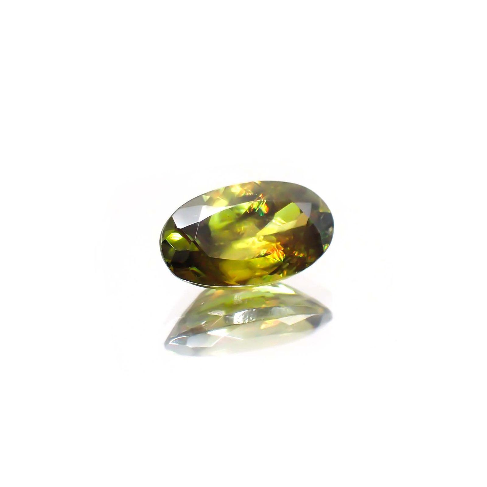 カラーチェンジスフェーン(宝石名スフェーン)パキスタン産 0.65ct 識別済[230722824]7.1x4.1mm前後