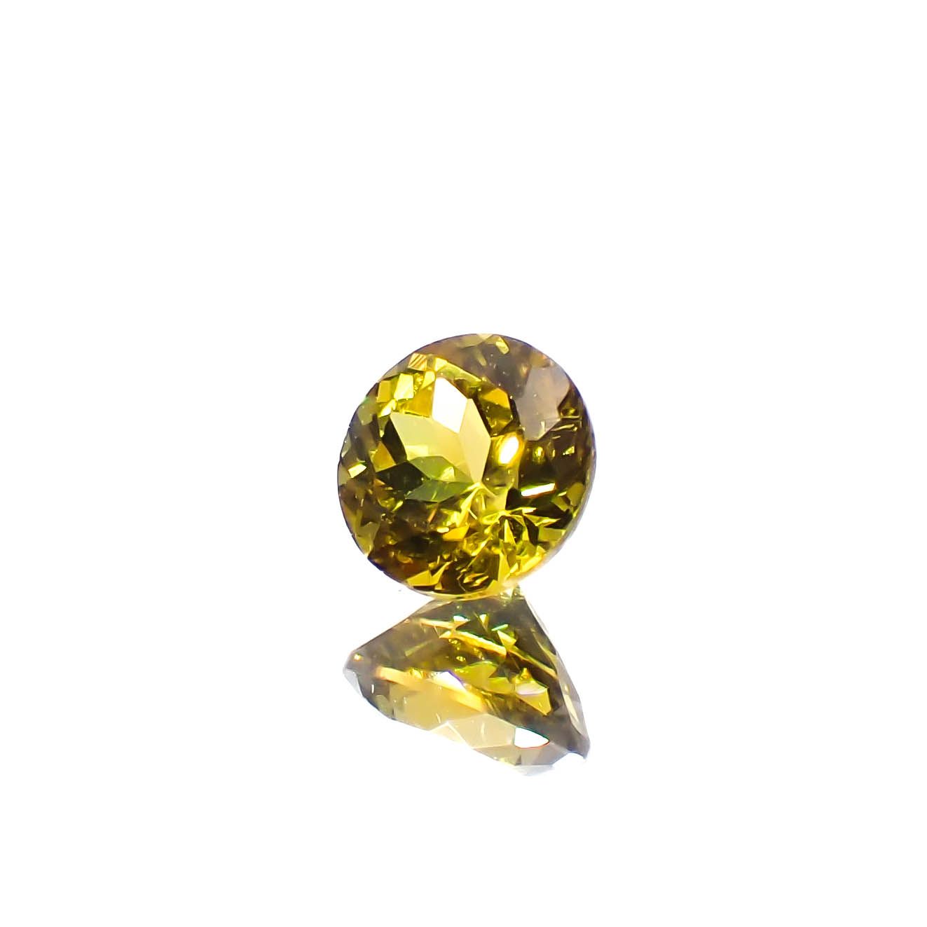 クリノゾイサイト(宝石名クリノゾイサイト)パキスタン産 0.32ct 識別済[250630599]4.1x4.1mm前後