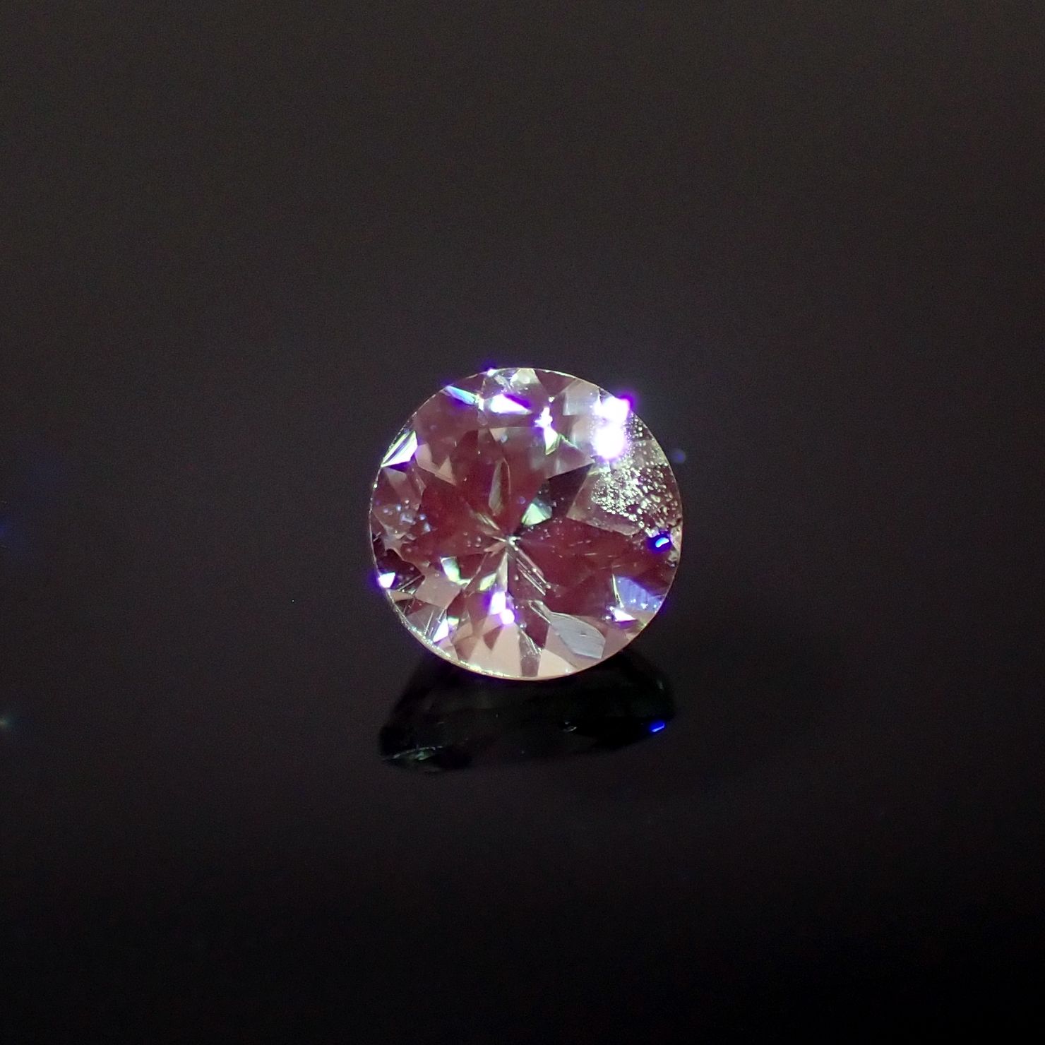 ミントガーネット タンザニア産 0.33ct[231023720]4.1x4.1mm前後